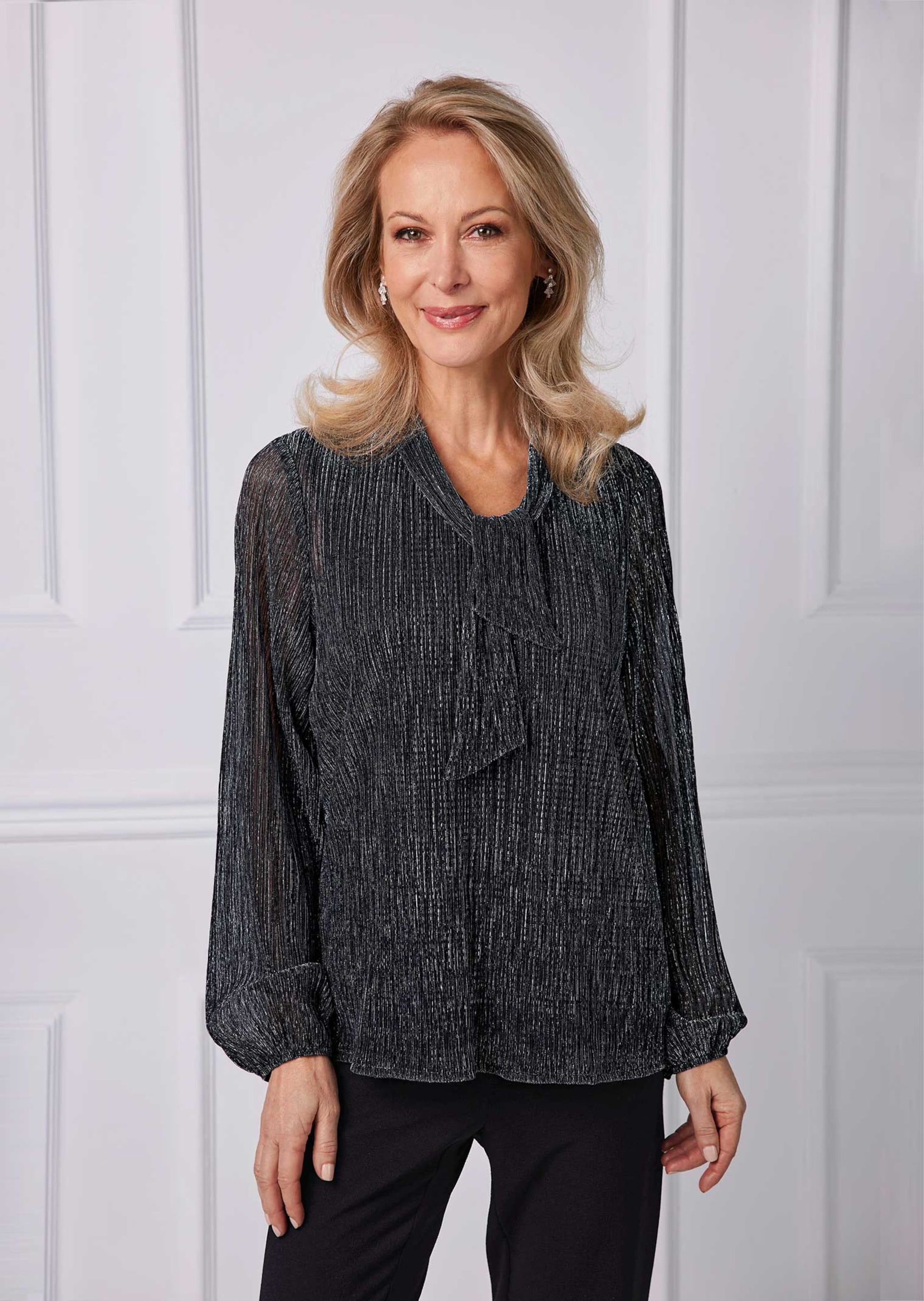 GOLDNER Schluppenbluse »Schluppenbluse aus schimmernder Plisseeware«