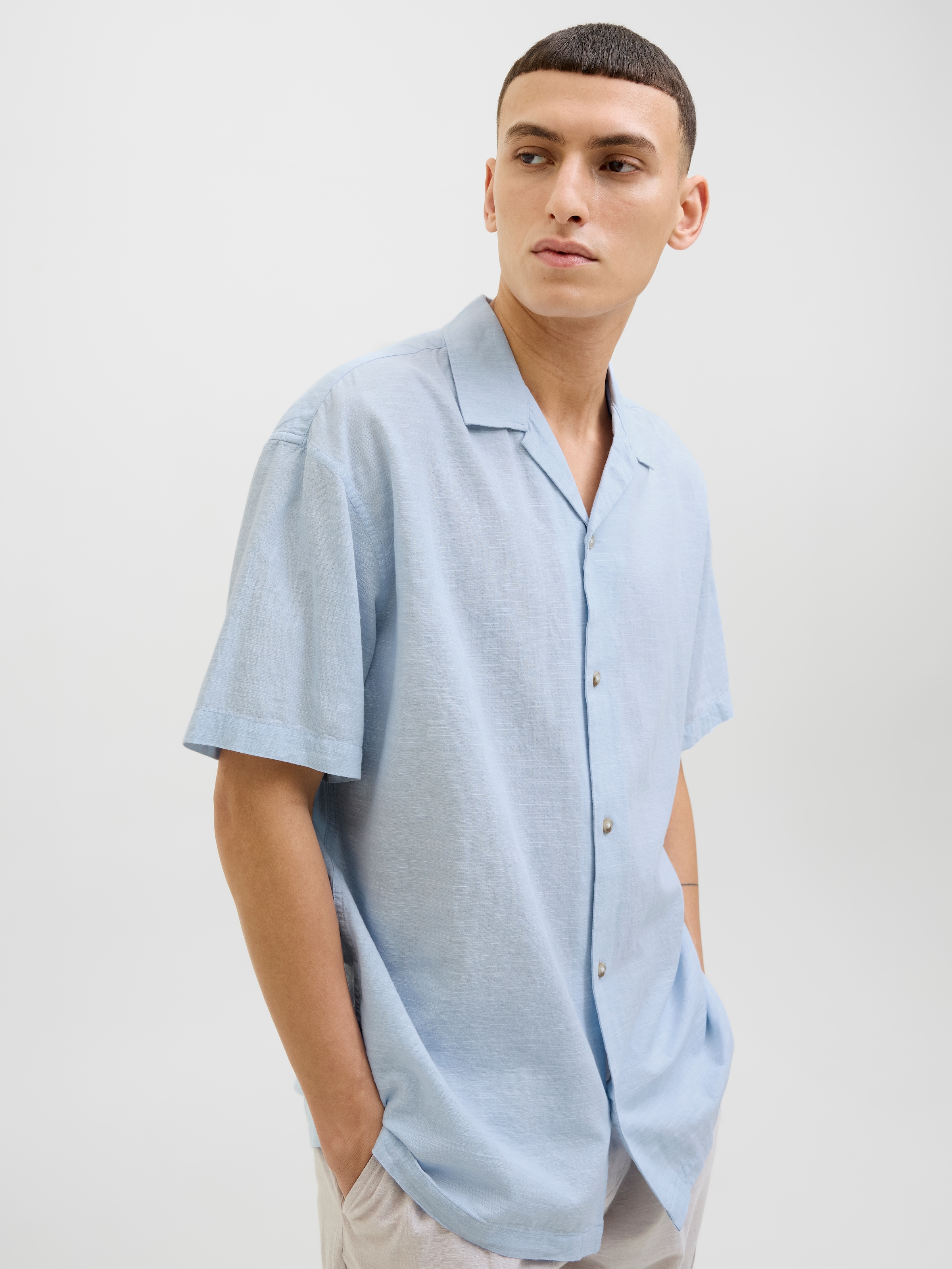 Jack & Jones Kurzarmhemd »JJESUMMER RESORT SHIRT SS SN«, mit Resort Kragen