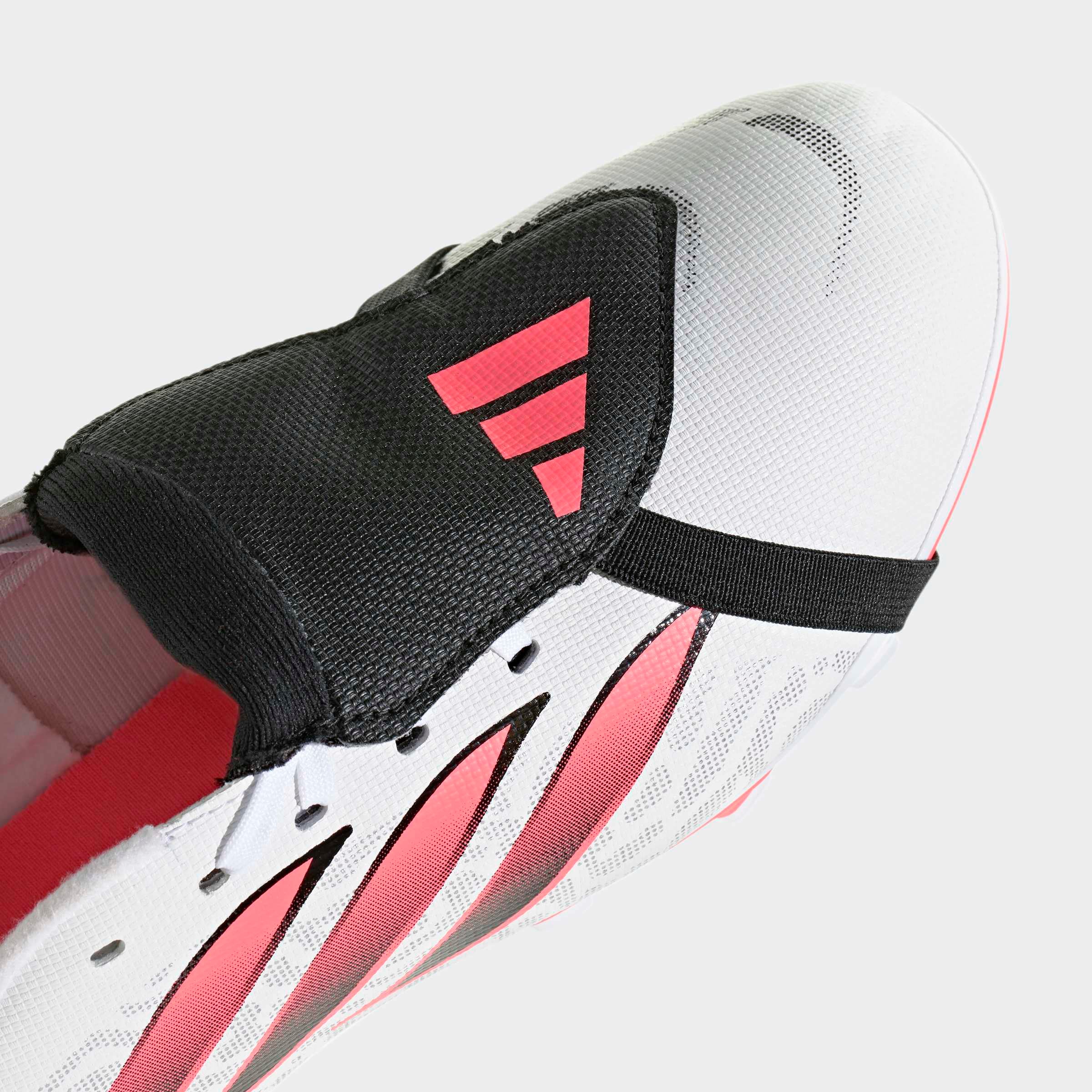 adidas Performance Fußballschuh »PREDATOR CLUB KIDS , FESTE BÖDEN/GEMISCHTE BÖDEN, UMSCHLAGBARE ZUNGE«  für viele verschiedene Böden geeignet, für Jugendliche & Kinder