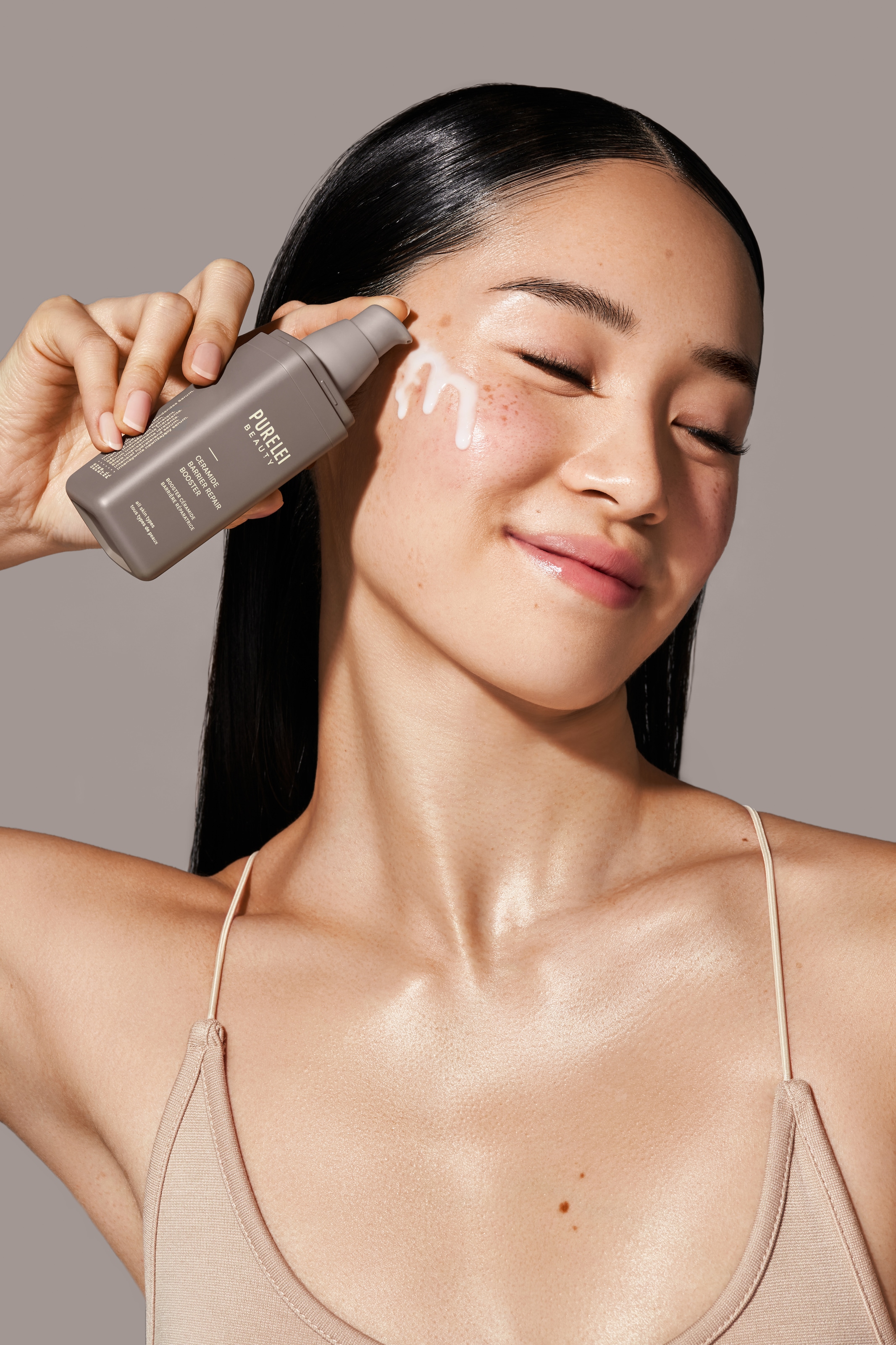 Purelei Gesichtsserum »Ceramide Barrier Repair Booster«, Schnell einziehendes Serum mit natürlichem Glow.