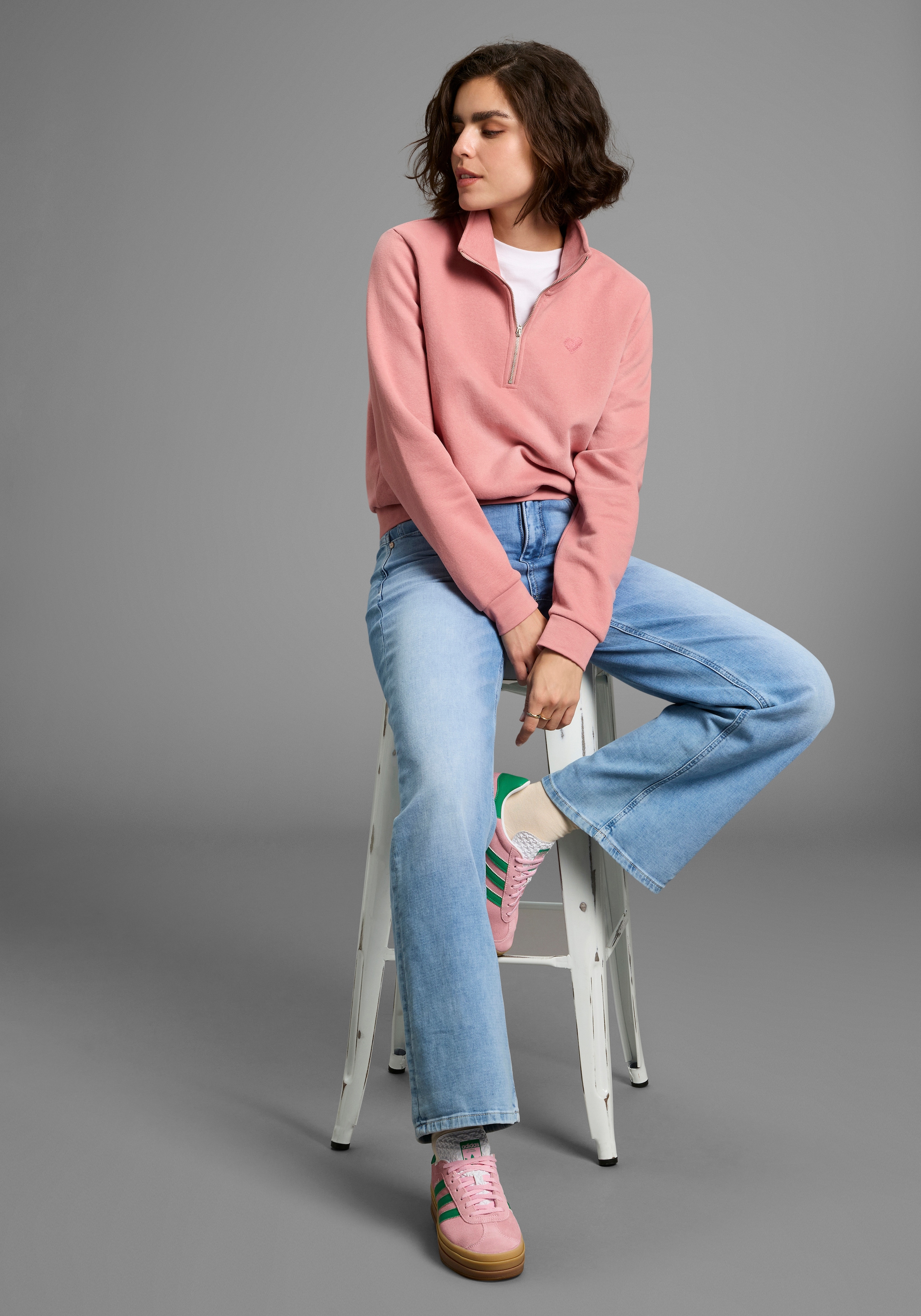 Laura Scott Sweater , Modisch verkürzt mit Troyer‑Kragen und Reißverschluss­
