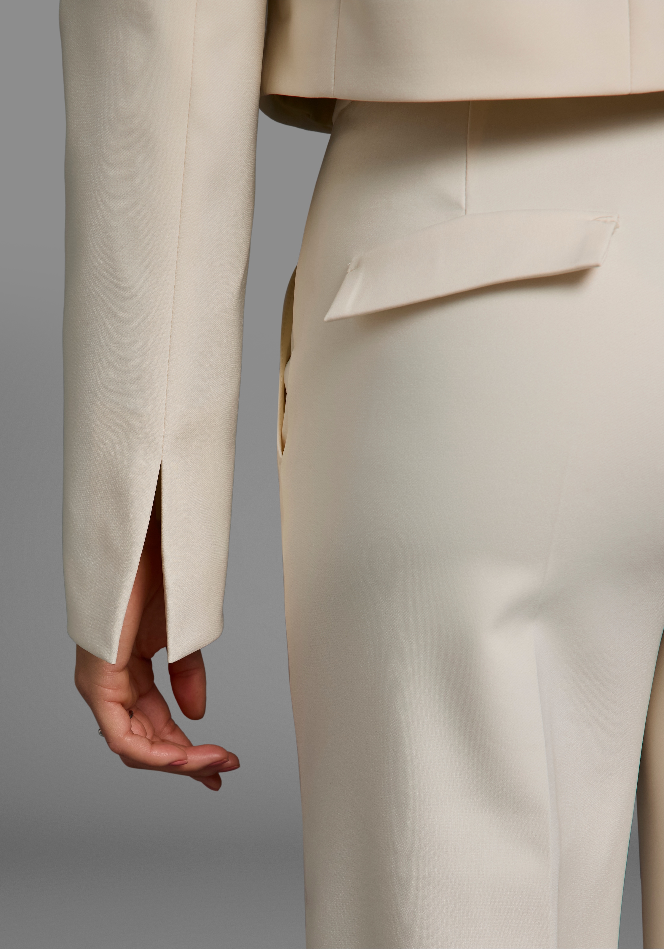 HECHTER PARIS Kurzblazer, in modischer Cropped-Form