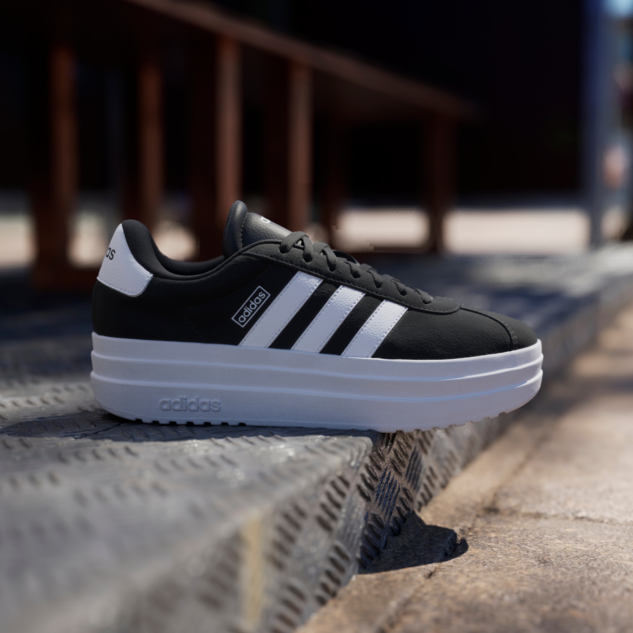 adidas Sportswear Sneaker »VL COURT BOLD«, Design auf den Spuren des adidas Gazelle Bold