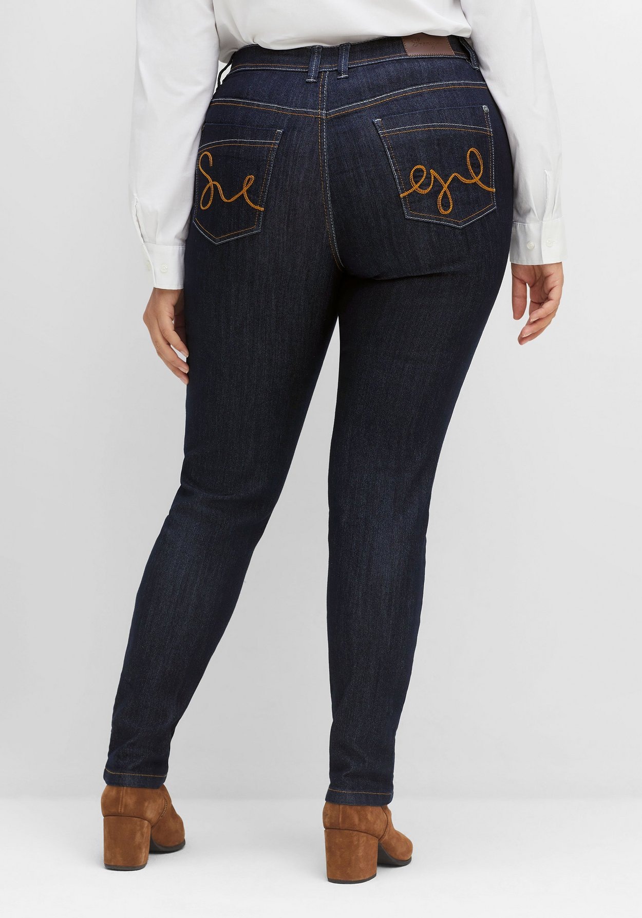 Sheego Stretch-Jeans »Jeans »Die Schmale« mit zweifarbigen Kontrastnähten«