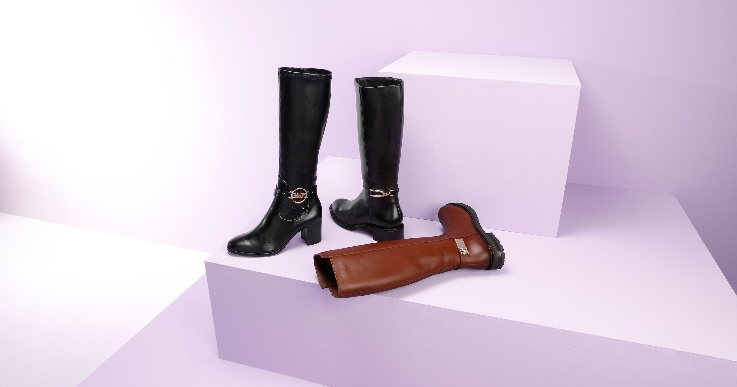 Tommy Hilfiger Stiefel »TH LOGO LEATHER LONG BOOT«, Blockabsatz, Businessstiefel mit Zierriemchen hinten