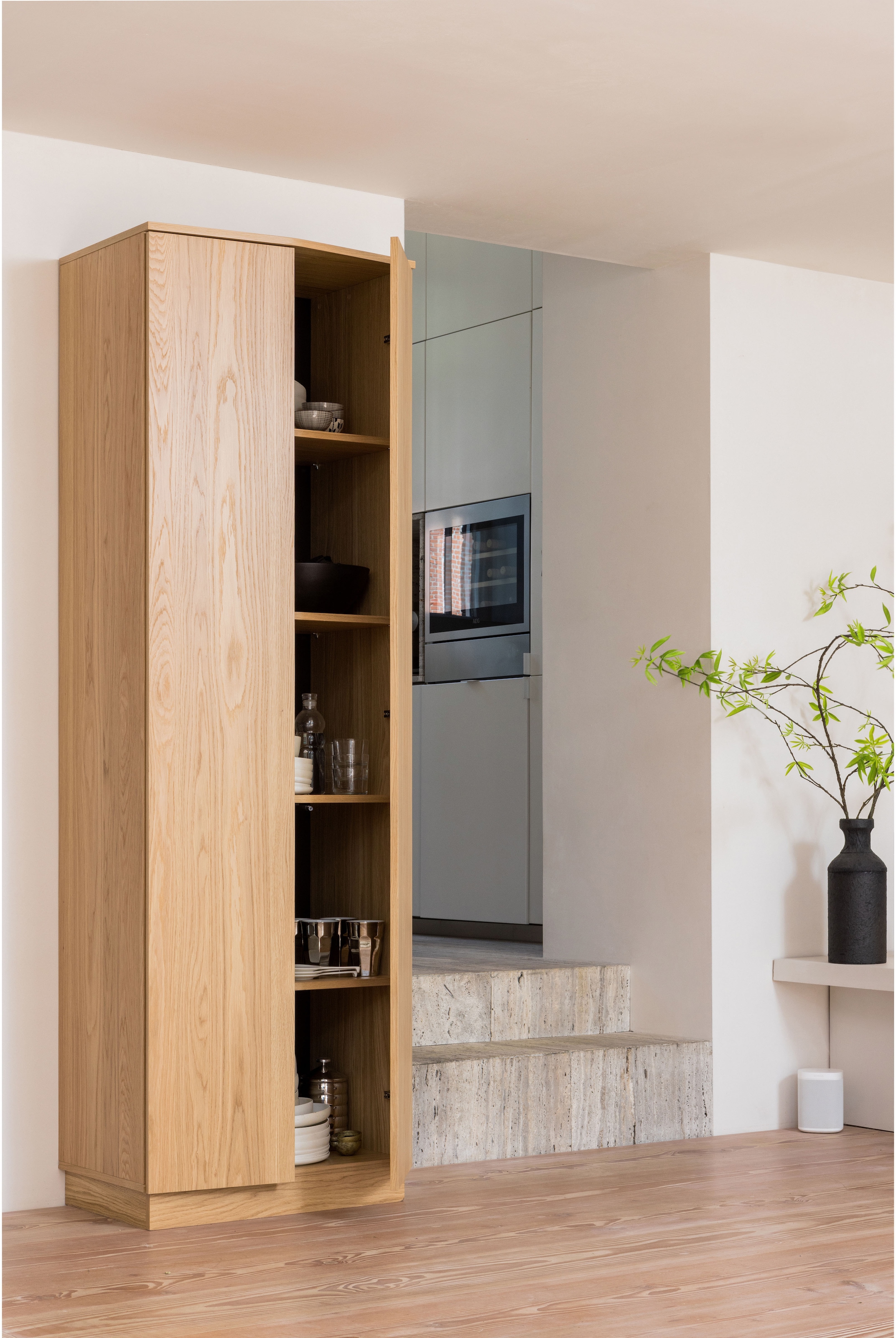 WOOOD Buffet »WOOOD ZUMA HOCHSCHRANK 67 CM EICHE FURNIER TRANSPARENT [fsc]« Hochschrank aus Eichenfurnier mit zeitlosem Design und Maserung