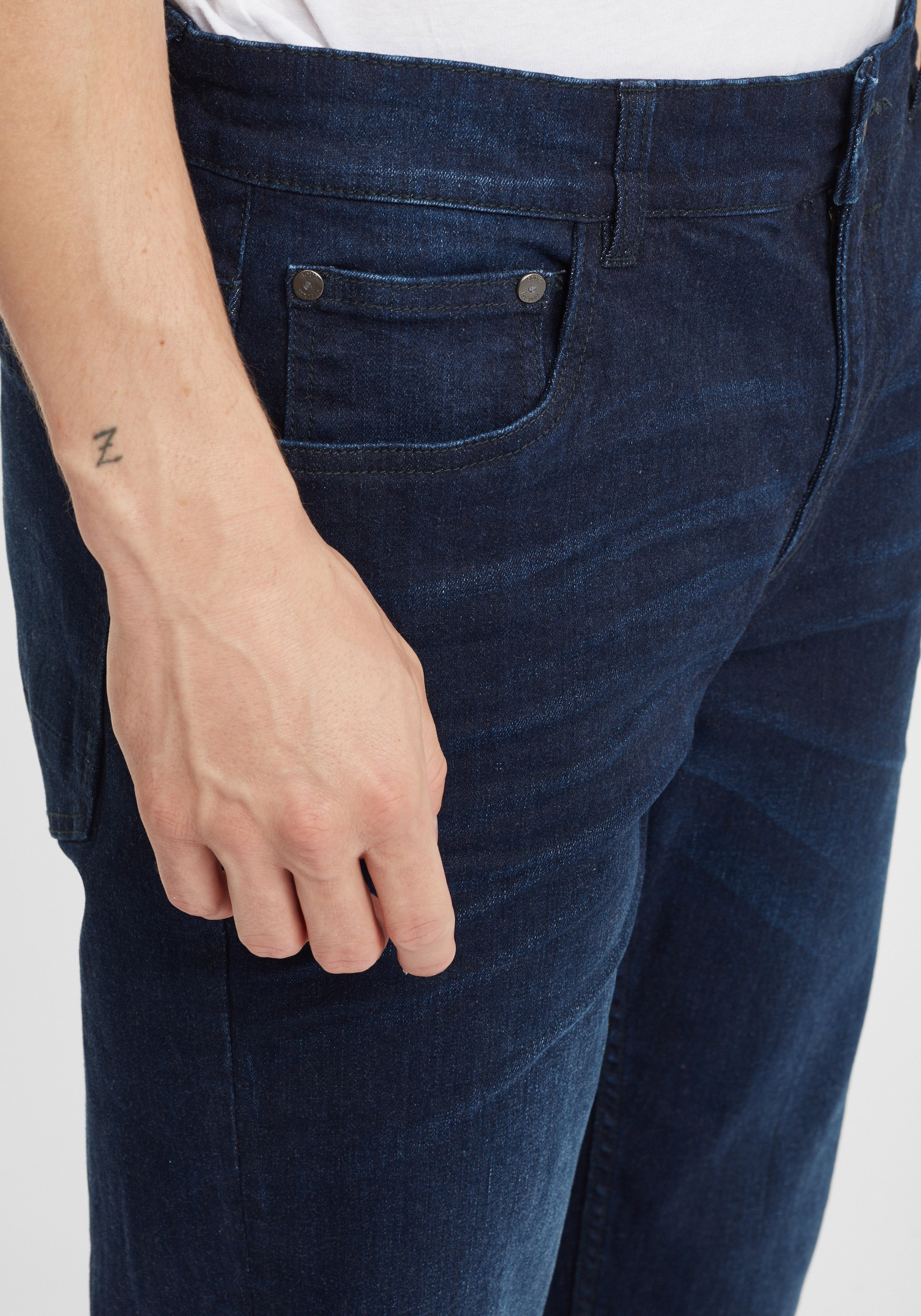 !Solid Bequeme Jeans »Jeans SDFinlay«