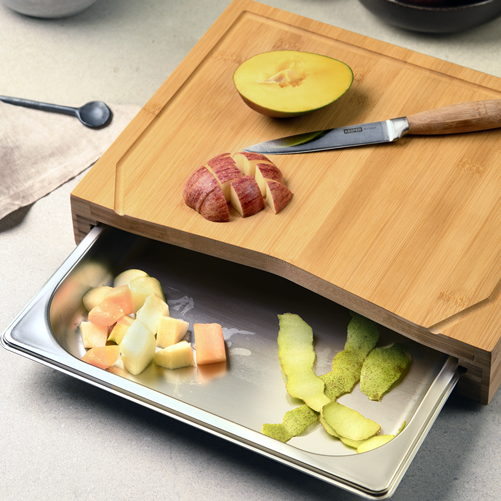 KESPER® Schneidebrett »Brett mit Auffangschale und Saftrille, 36,5 x 28,5 cm«, besonders langlebig und messerschonend