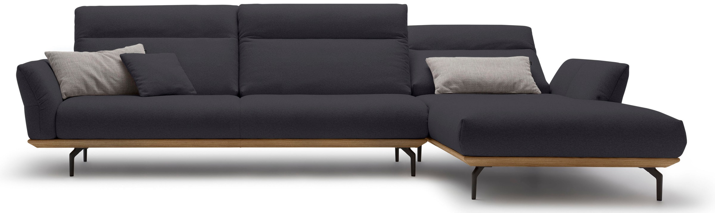 Creation BY ROLF BENZ Ecksofa »CR.460«, Sockel in Nussbaum, Winkelfüße in Umbragrau, Breite 338 cm