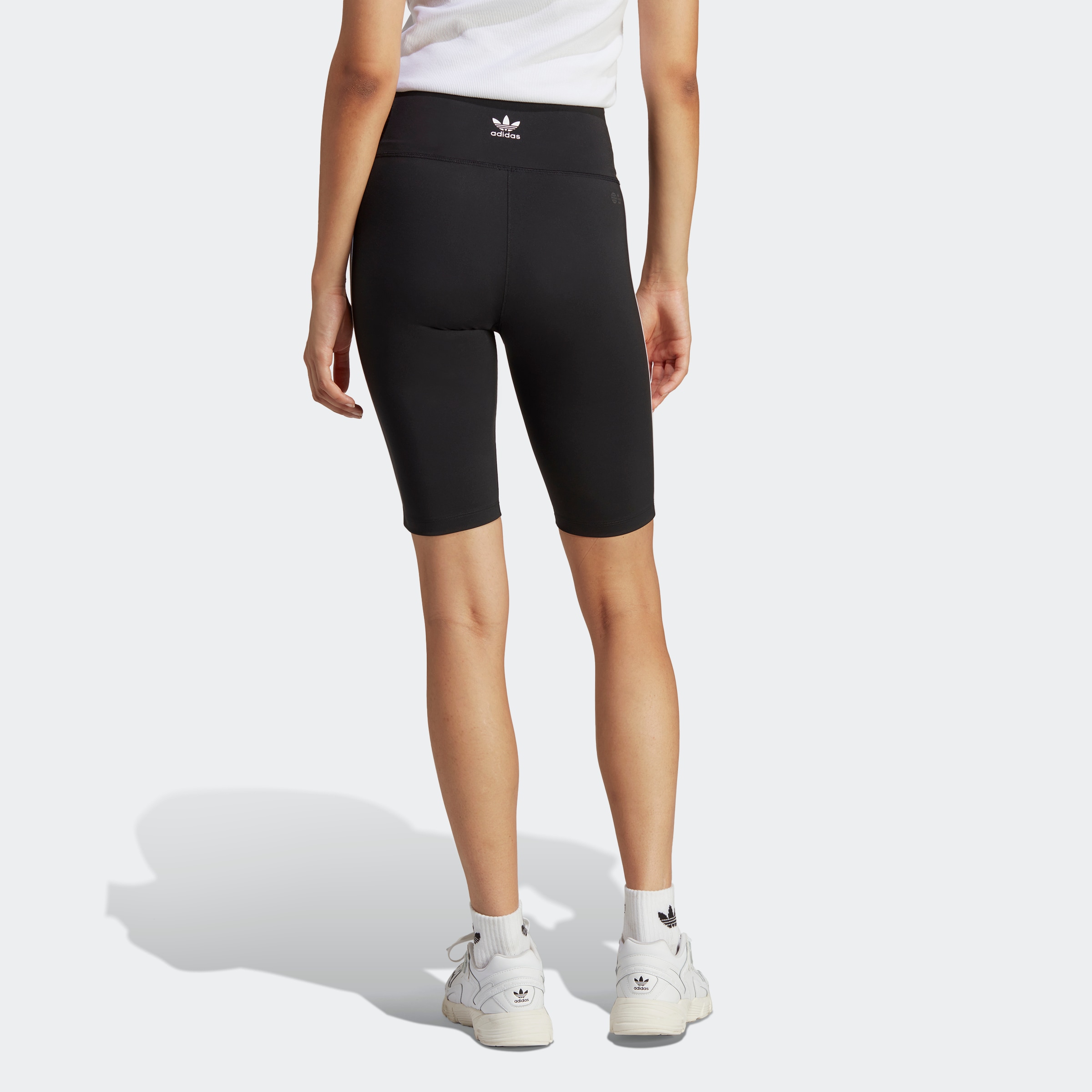 adidas Originals Sporthose »ADICOLOR CLASSICS HIGHWAISTED KURZE«, (1 tlg.)