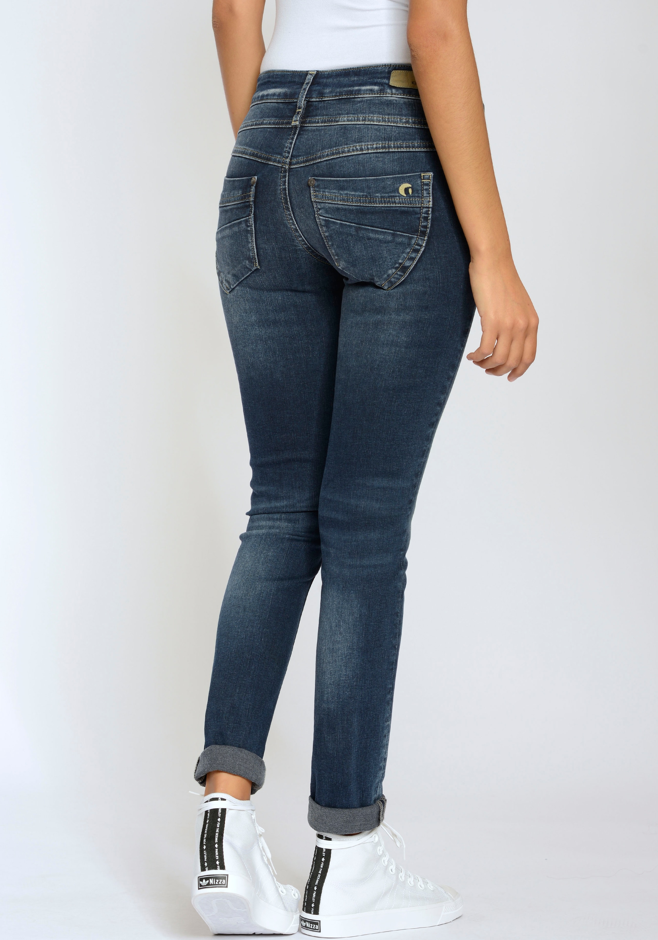 GANG Skinny-fit-Jeans »94MORA«, mit 3-Knopf-Verschluss Passe vorne und ♕ bei