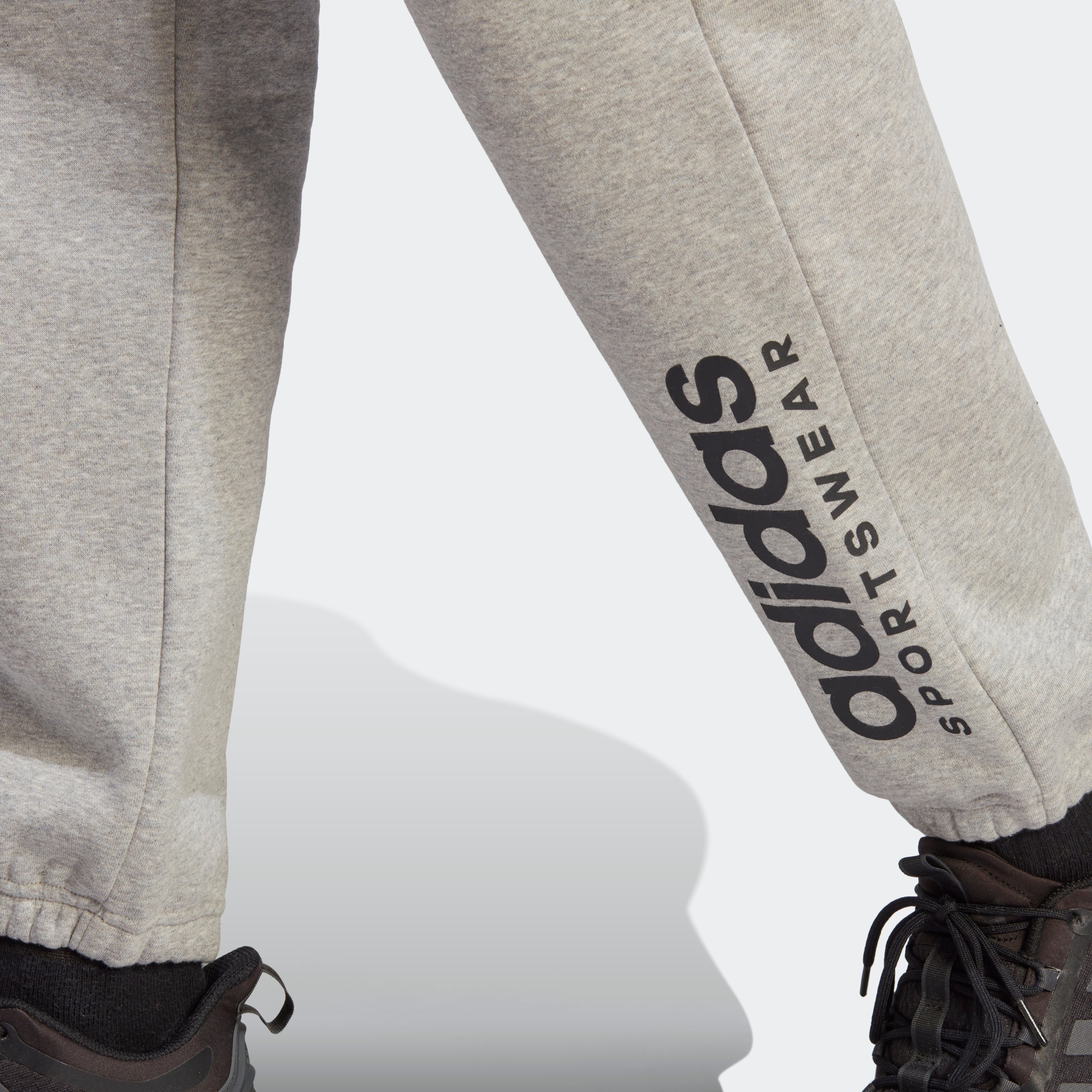 adidas Sportswear Sporthose »ALL SZN FLEECE tlg.) bei HOSE«, (1 GRAPHIC
