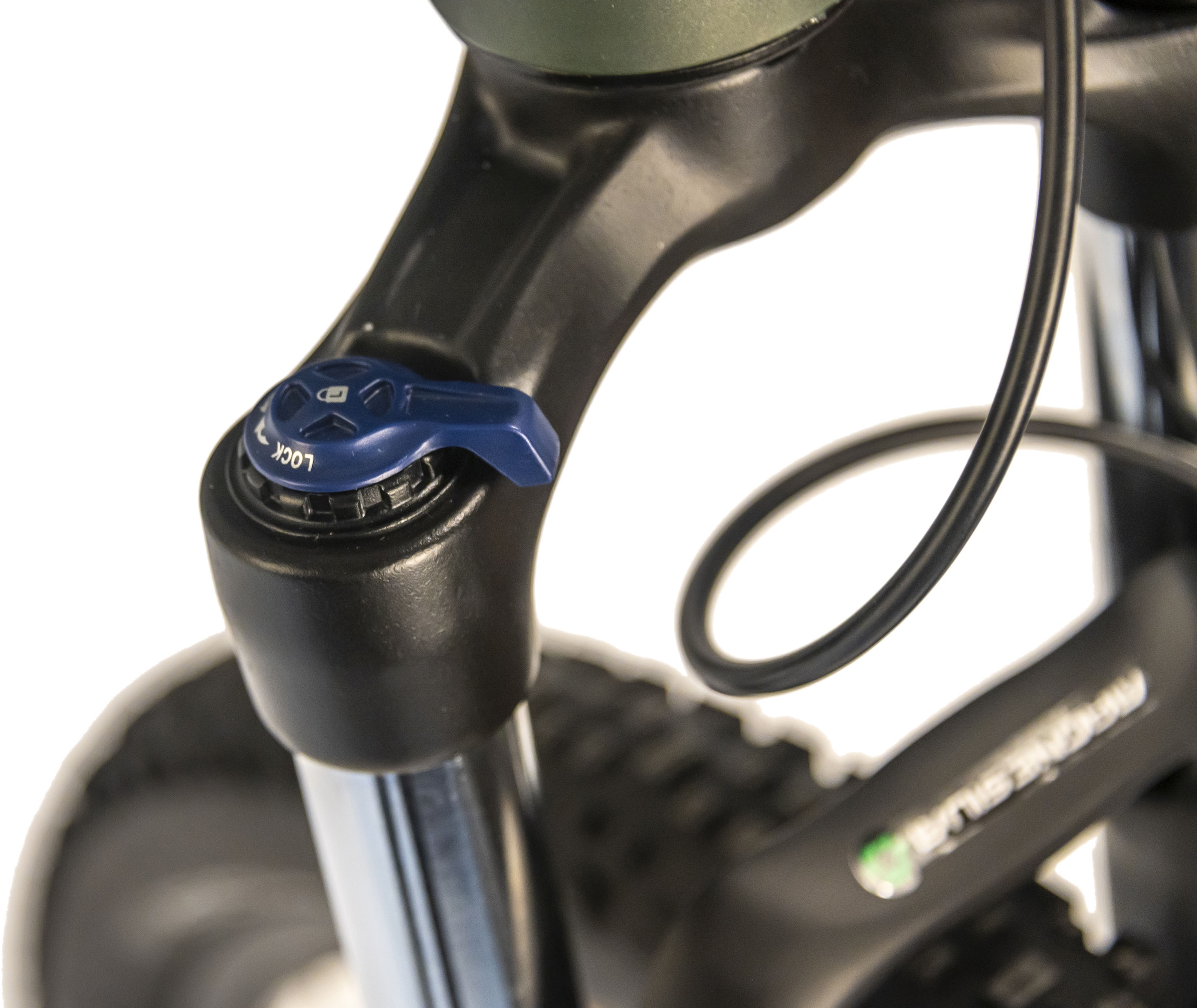 Adore E-Bike »Santoro«, 9 Gang, Shimano, Altus, Mittelmotor 250 W, Pedelec, Elektrofahrrad für Damen u. Herren, MTB