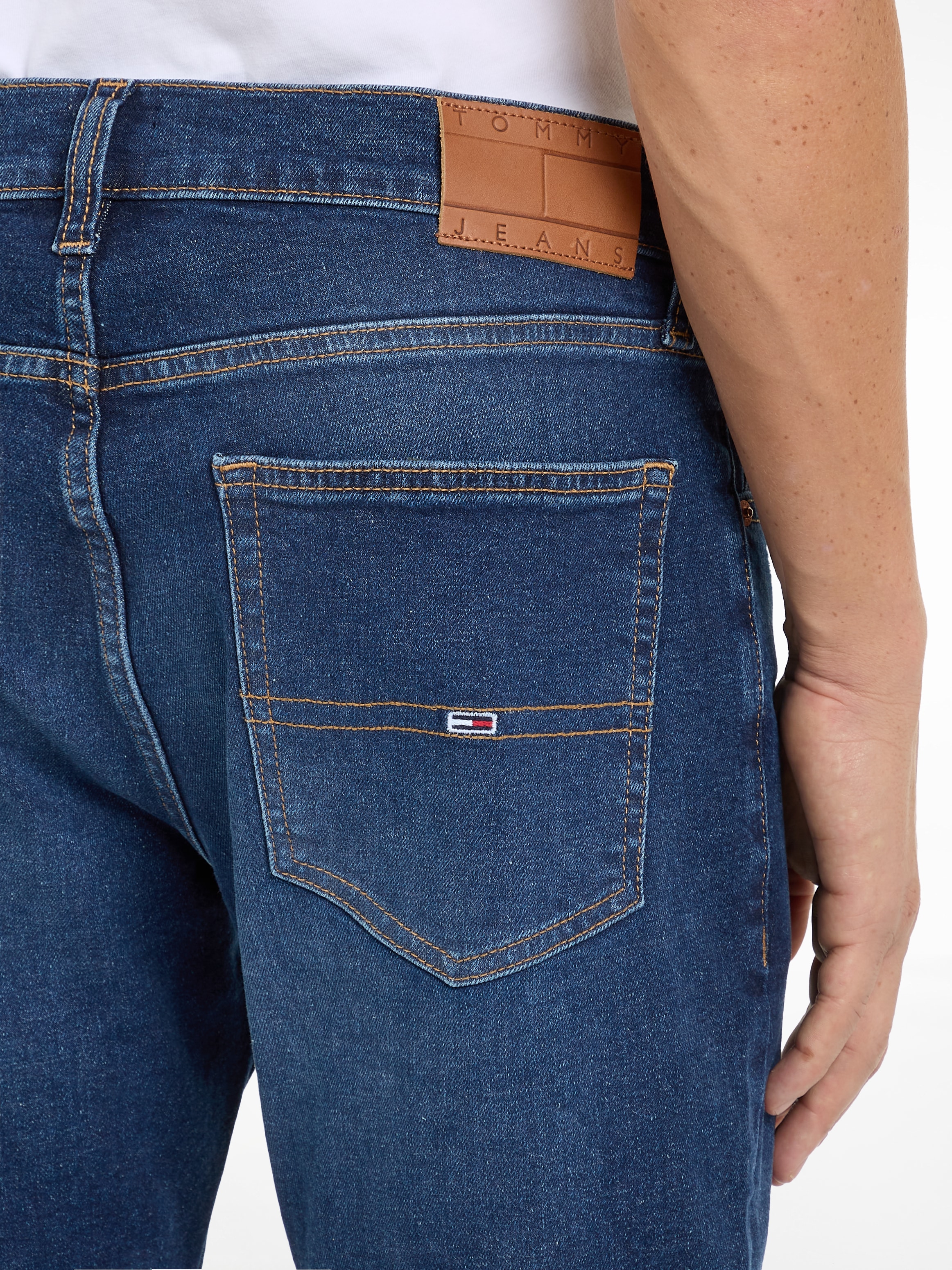 Tommy Jeans Slim-fit-Jeans »RYAN SLIM STRAIGHT«, mit Logoprägung