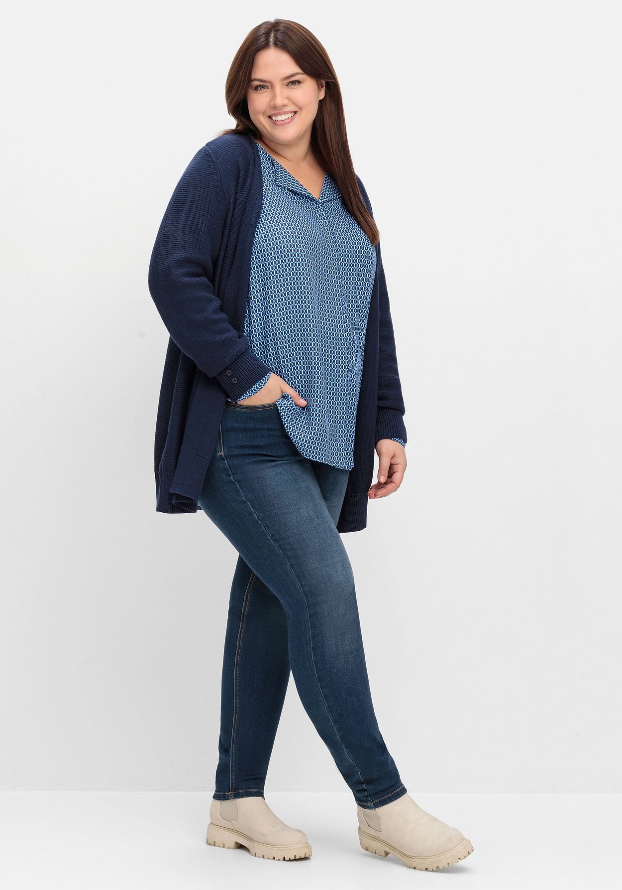 Sheego Hemdbluse »Bluse mit Minimalprint und verdeckter Knopfleiste«