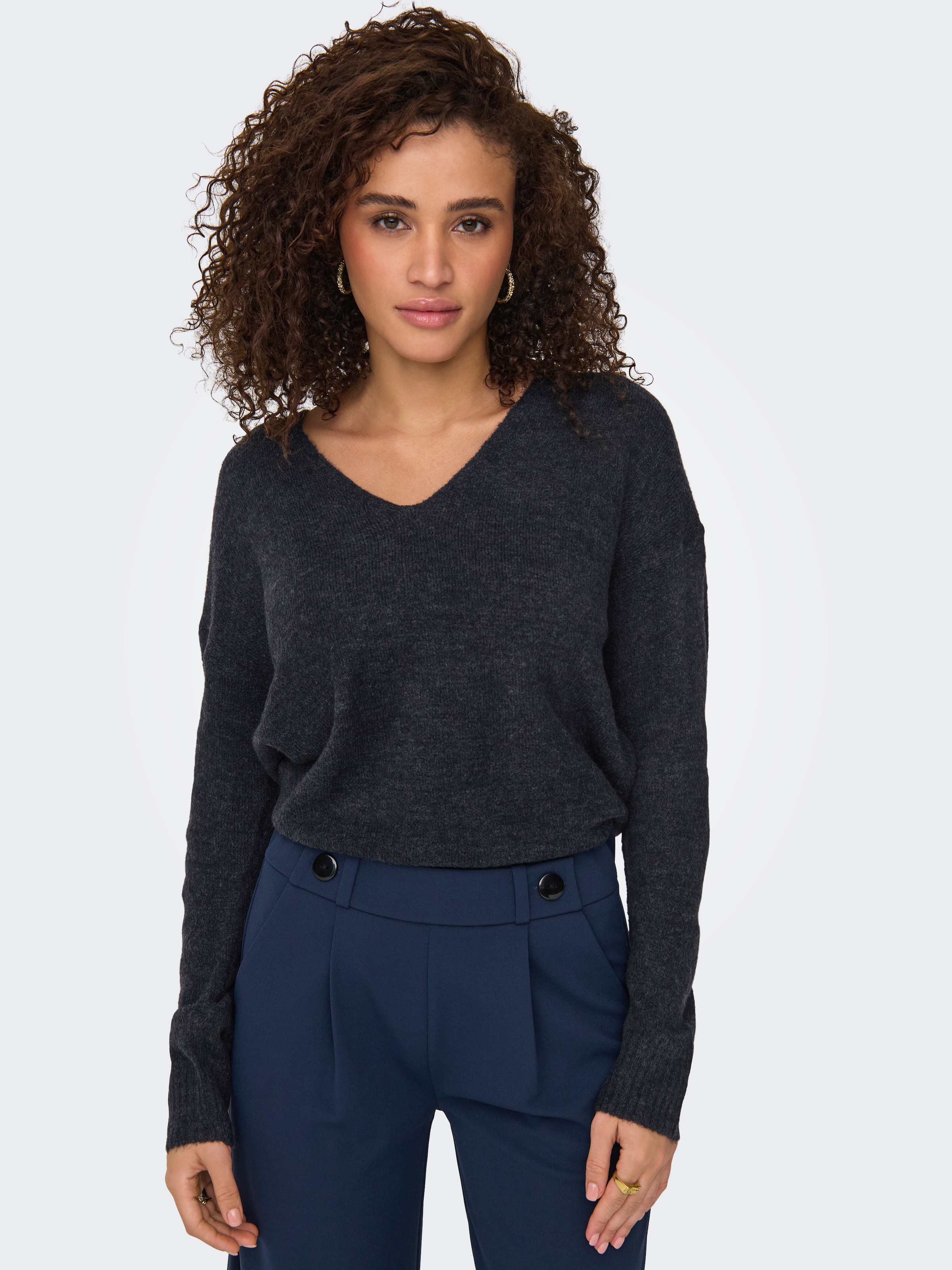 JDY V-Ausschnitt-Pullover »JDYELANORA L/S V-NECK PULLO. KNT NOOS« mit leicht überschnittenen Schultern
