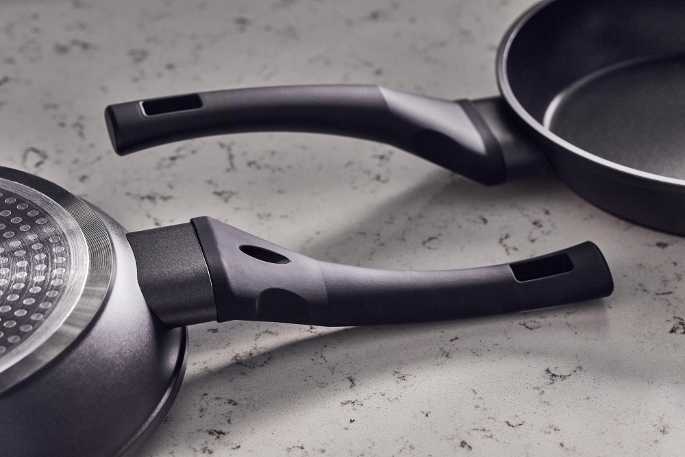 RESTO Kitchenware Pfannen-Set »Sagitta, antihaftbeschichtet und spülmaschinenfest« Aluminium Set, 1x Bratpfanne Ø 20, 1x Bratpfanne Ø 24, 1x Bratpfanne Ø 28, 3 Stk. tlg. für alle Herdarten geeignet, auch Induktion