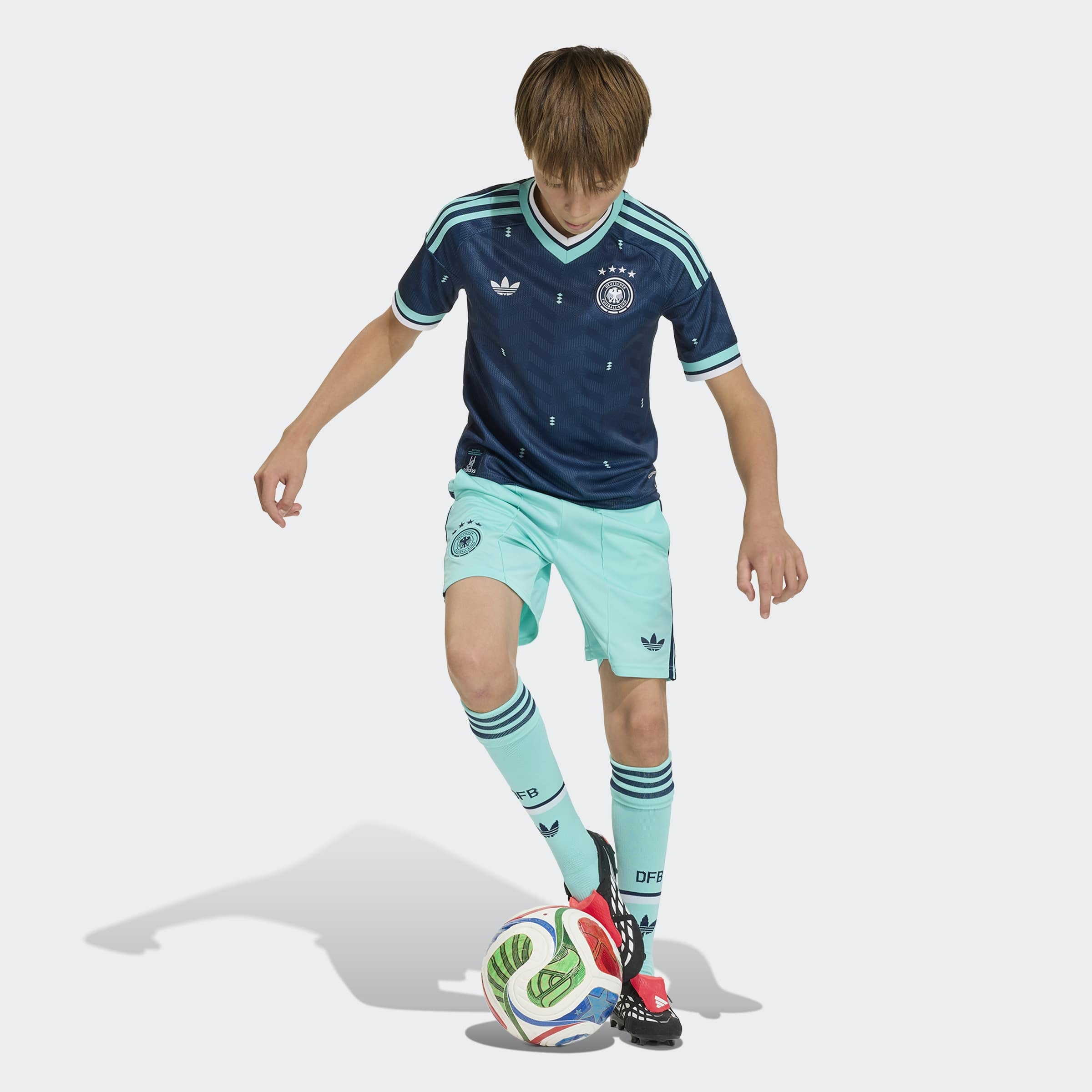 adidas Performance Fußballtrikot »DEUTSCHLAND 26 KIDS AUSWÄRTSTRIKOT« für Kinder, mit Climacool® Technologie, schmal geschnitten