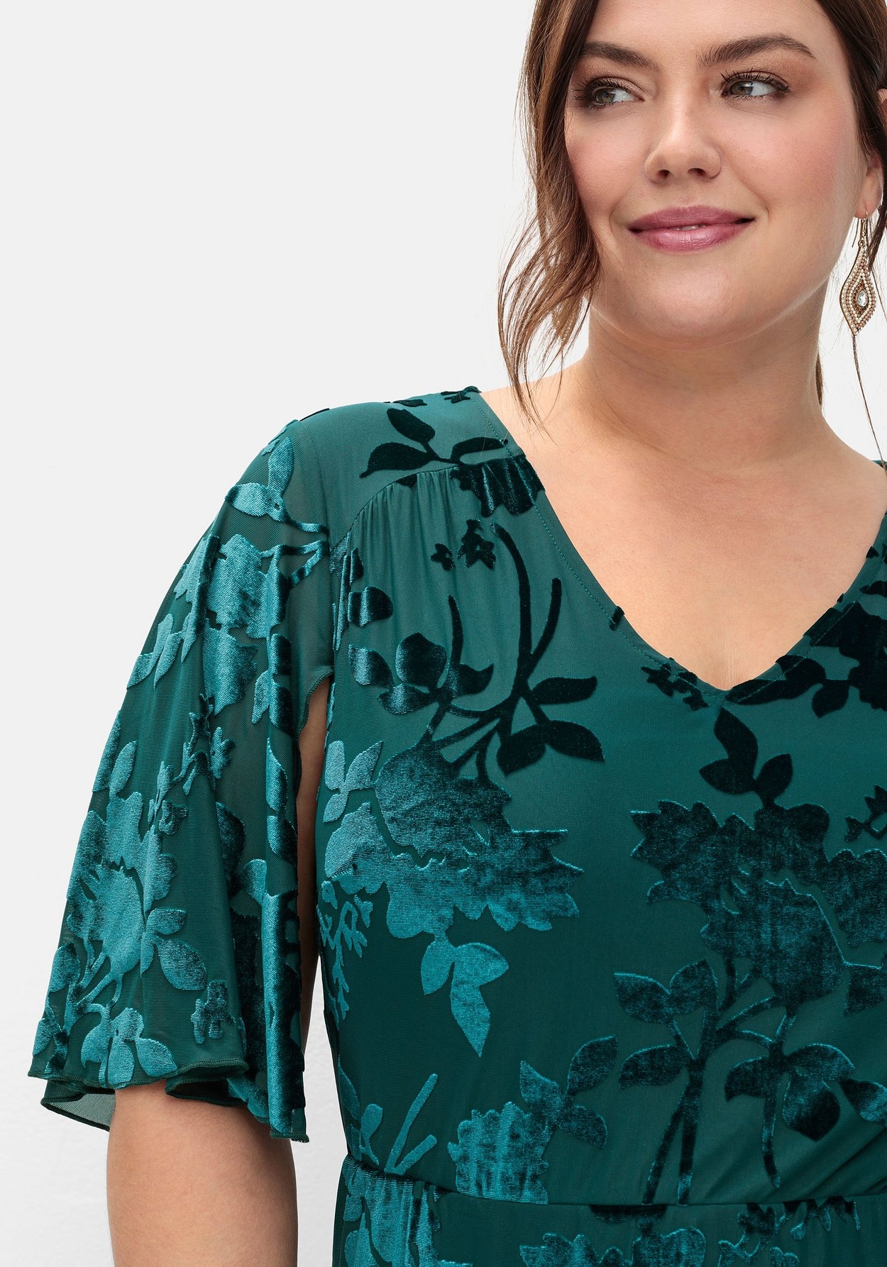 Sheego Abendkleid »Cocktailkleid aus Mesh, mit Ausbrennermuster«