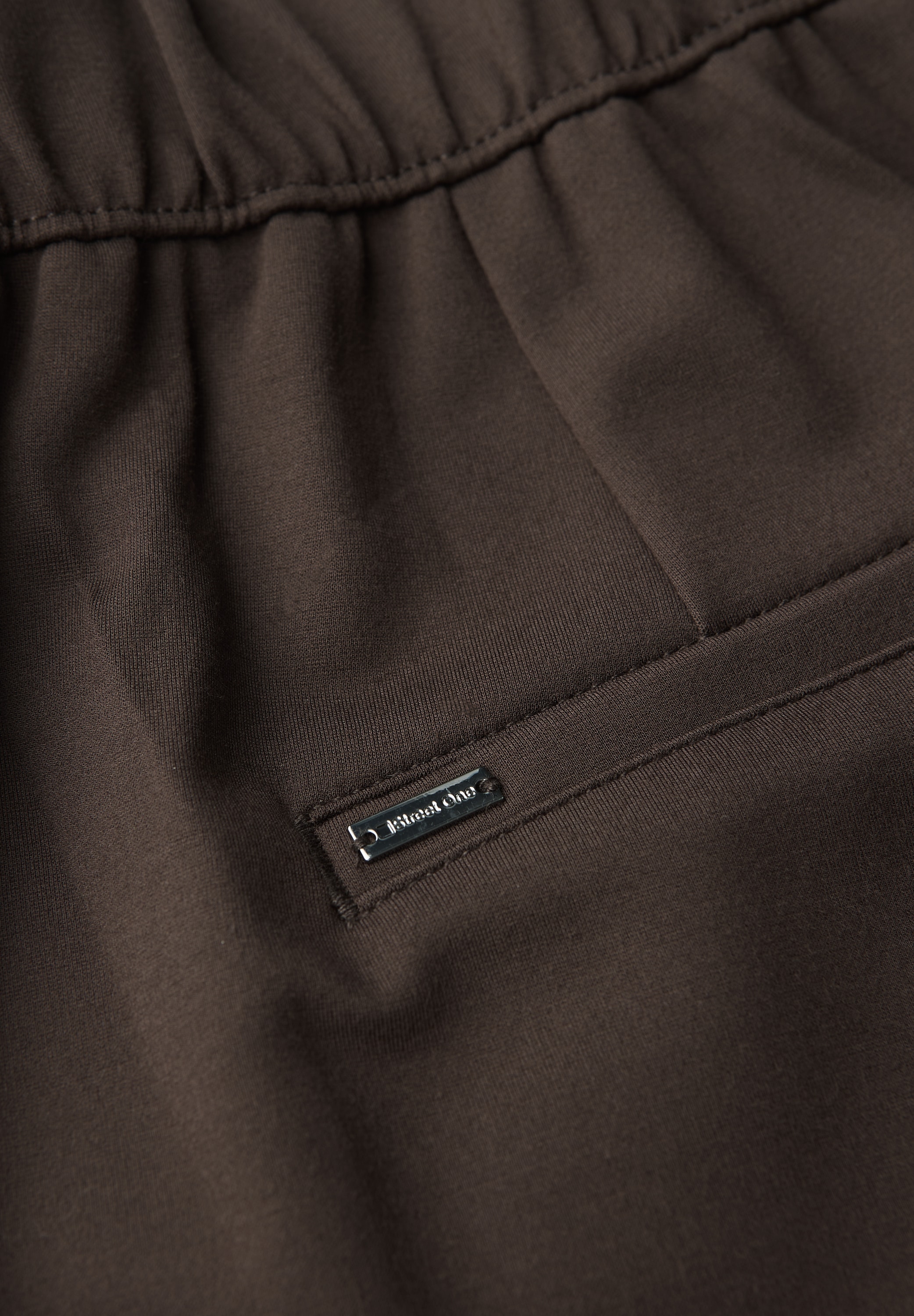 STREET ONE Stoffhose, mit Galonstreifen und aus Viskose mit Elasthan