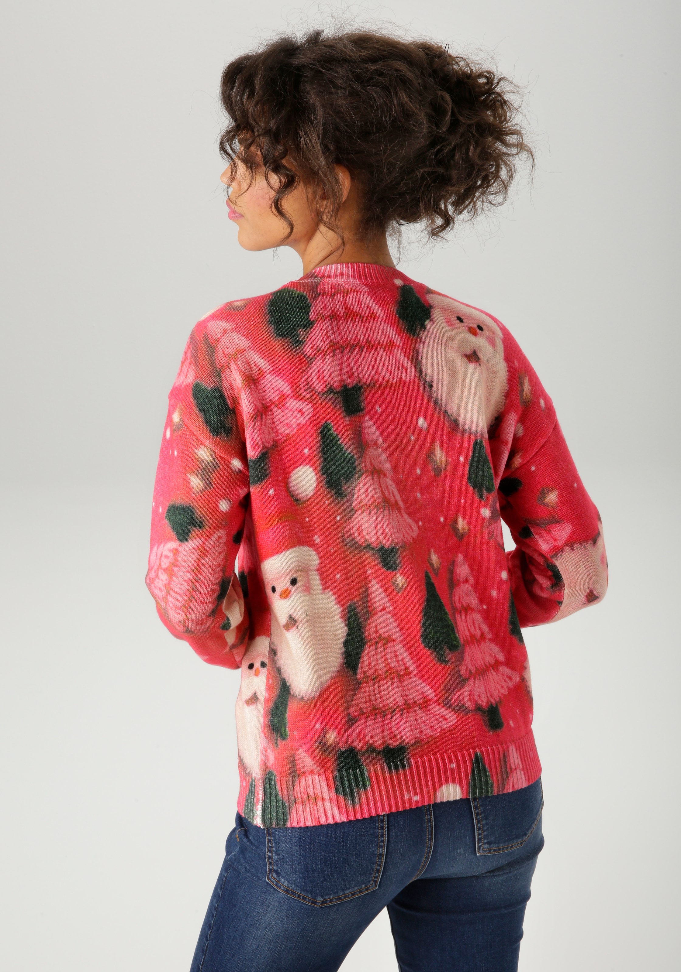 Aniston CASUAL Weihnachtspullover kunstvoll mit Tannen und Nikolaus-Köpfen bedruckt