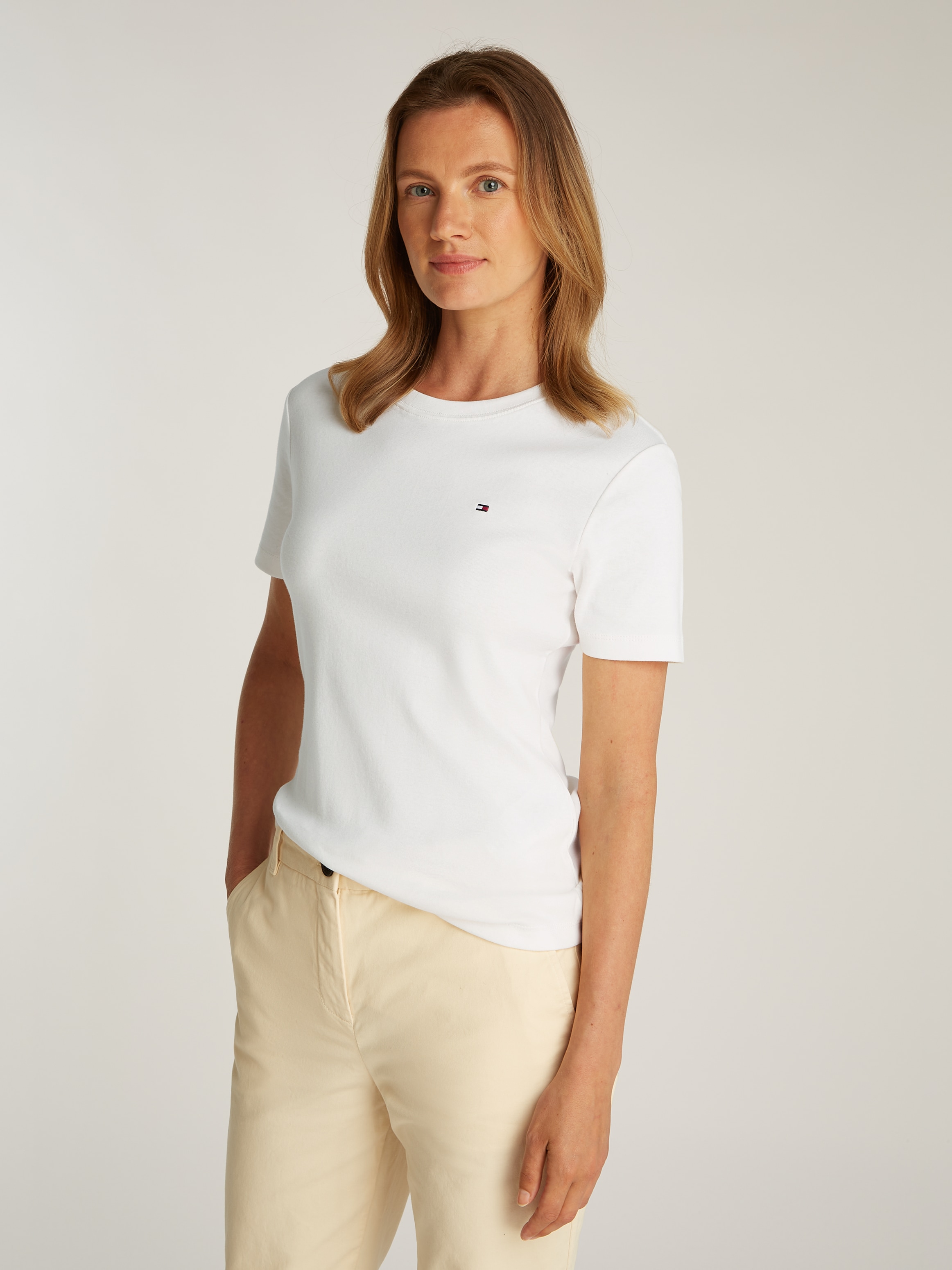 Tommy Hilfiger T-Shirt »SLIM CODY C-NK SS«, mit Logostickerei