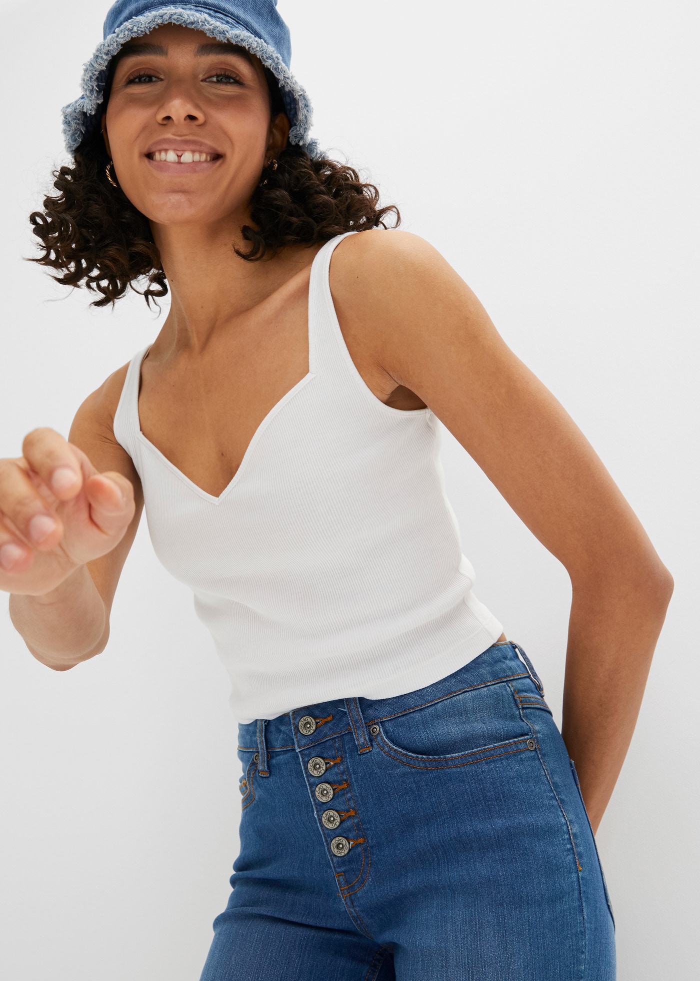 bonprix Schlagjeans Regular Fit, mit Elasthan-Anteil, mit offenem Saumabschluss