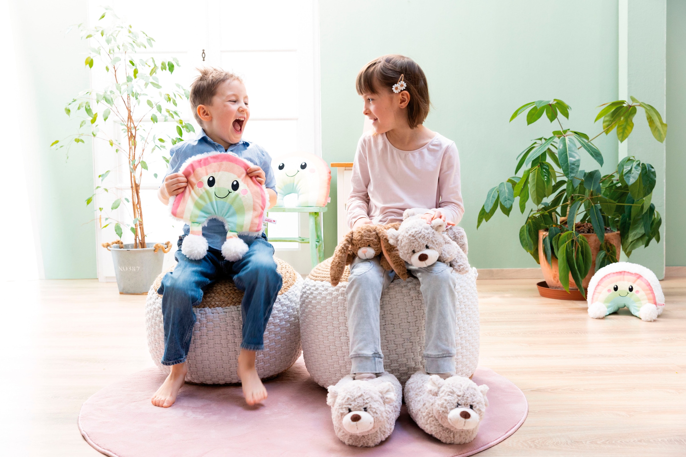 Nici Kuscheltier »Hase Lopino, 30 cm liegend« enthält recyceltes Material