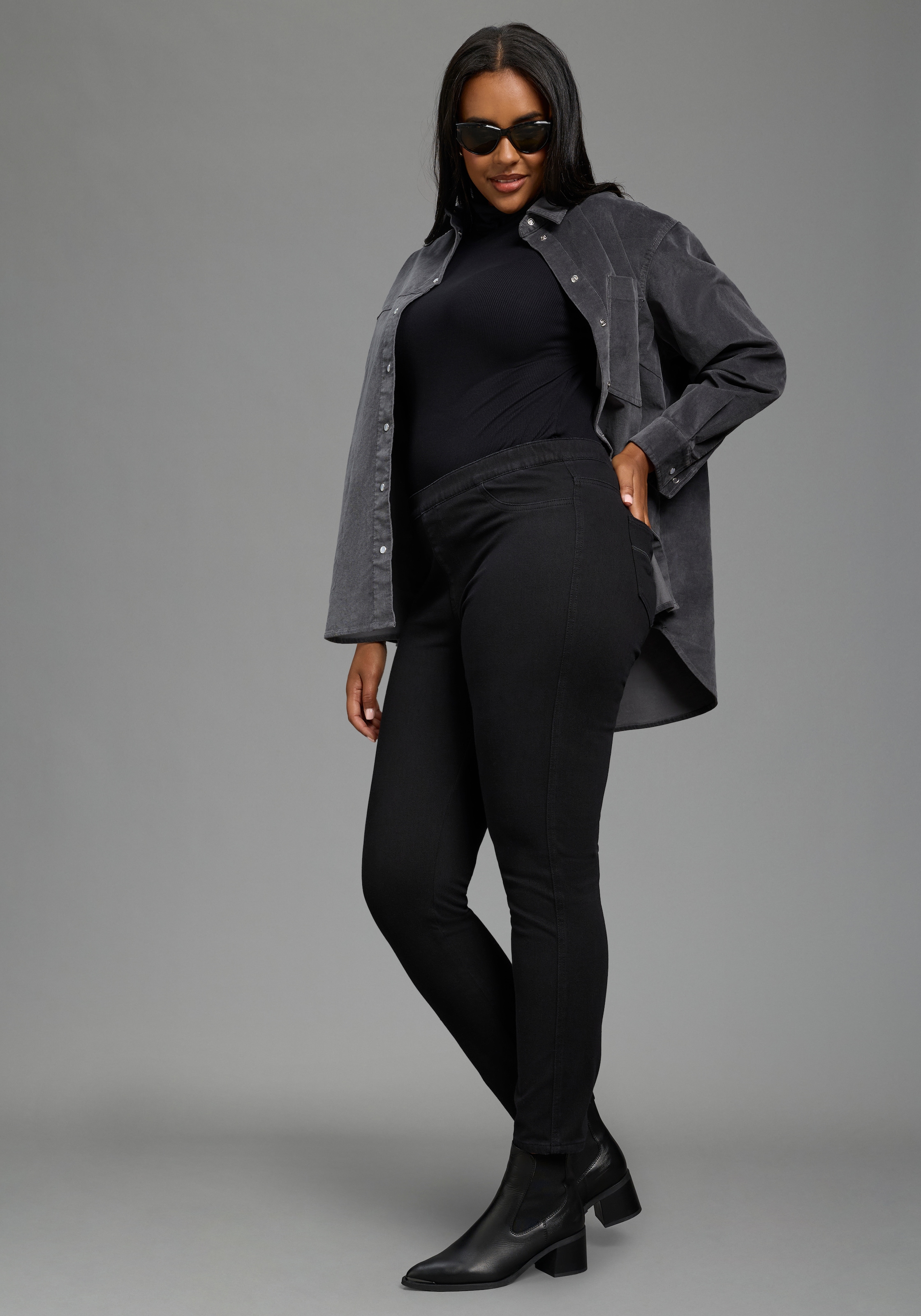 Laura Scott CURVE Jeansjeggings »Große Größen, im 4 Way Stretch, Quer- und Längselastisch« mit Eingrifftaschen, Gesäßtaschen und Coinpocket, lange Schnittform