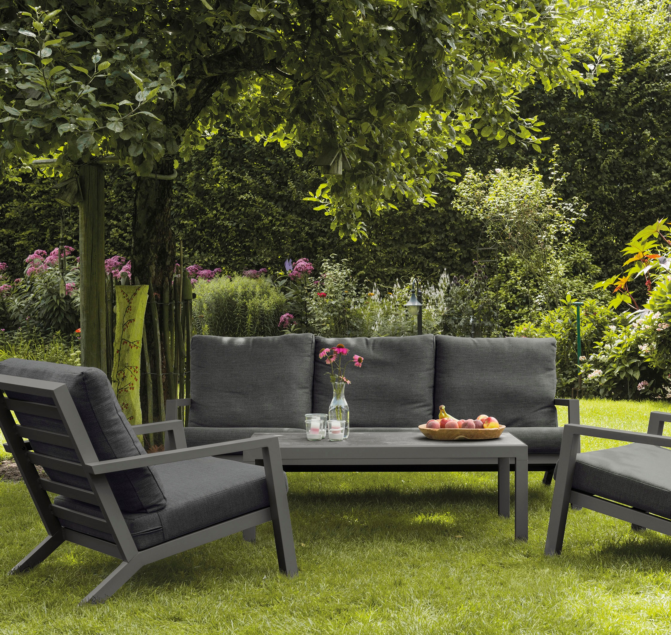 Siena Garden Gartenlounge-Set »Belia«, (Set, 14 tlg.), bestehend aus 2 Sesseln, 1 Sofa, 1 Tisch und 10 Auflagen