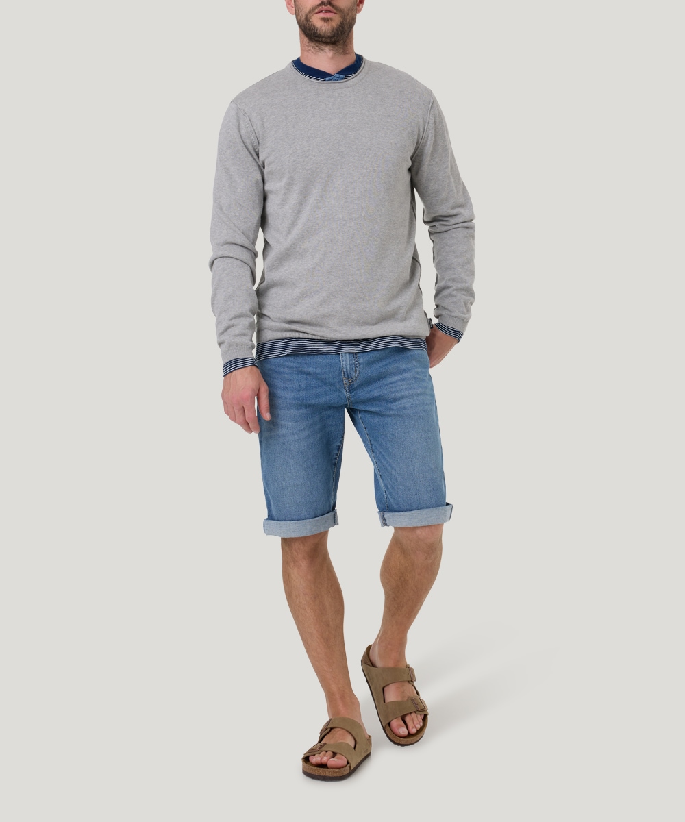 Pioneer Authentic Jeans Rundhalspullover, Ausschnitt mit Rollkante, Außennähte