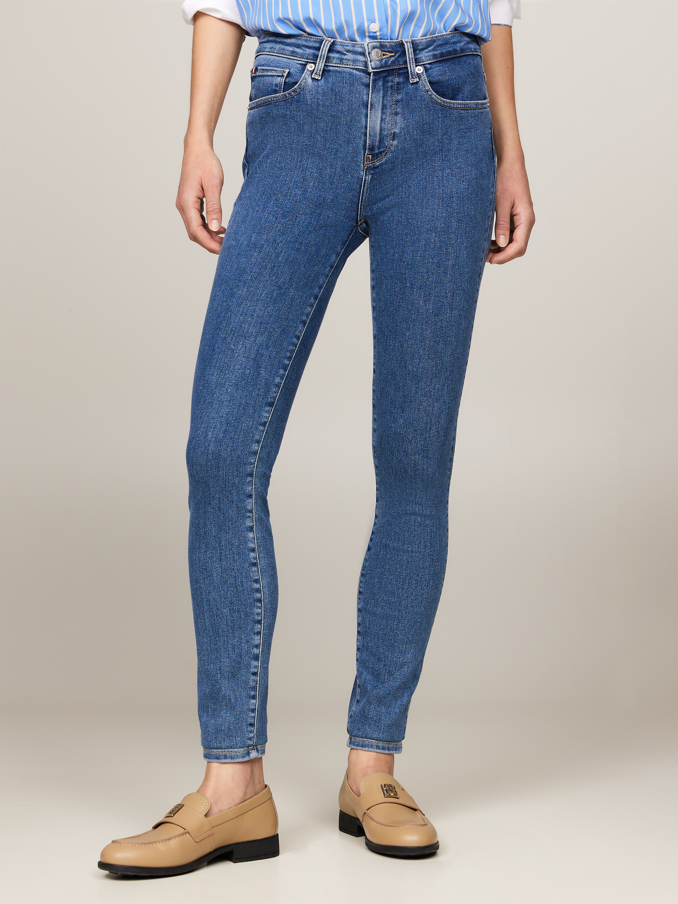 Tommy Hilfiger Skinny-fit-Jeans »COMO SKINNY RW BLACK«, mit Tommy Hilfiger Logo-Badge