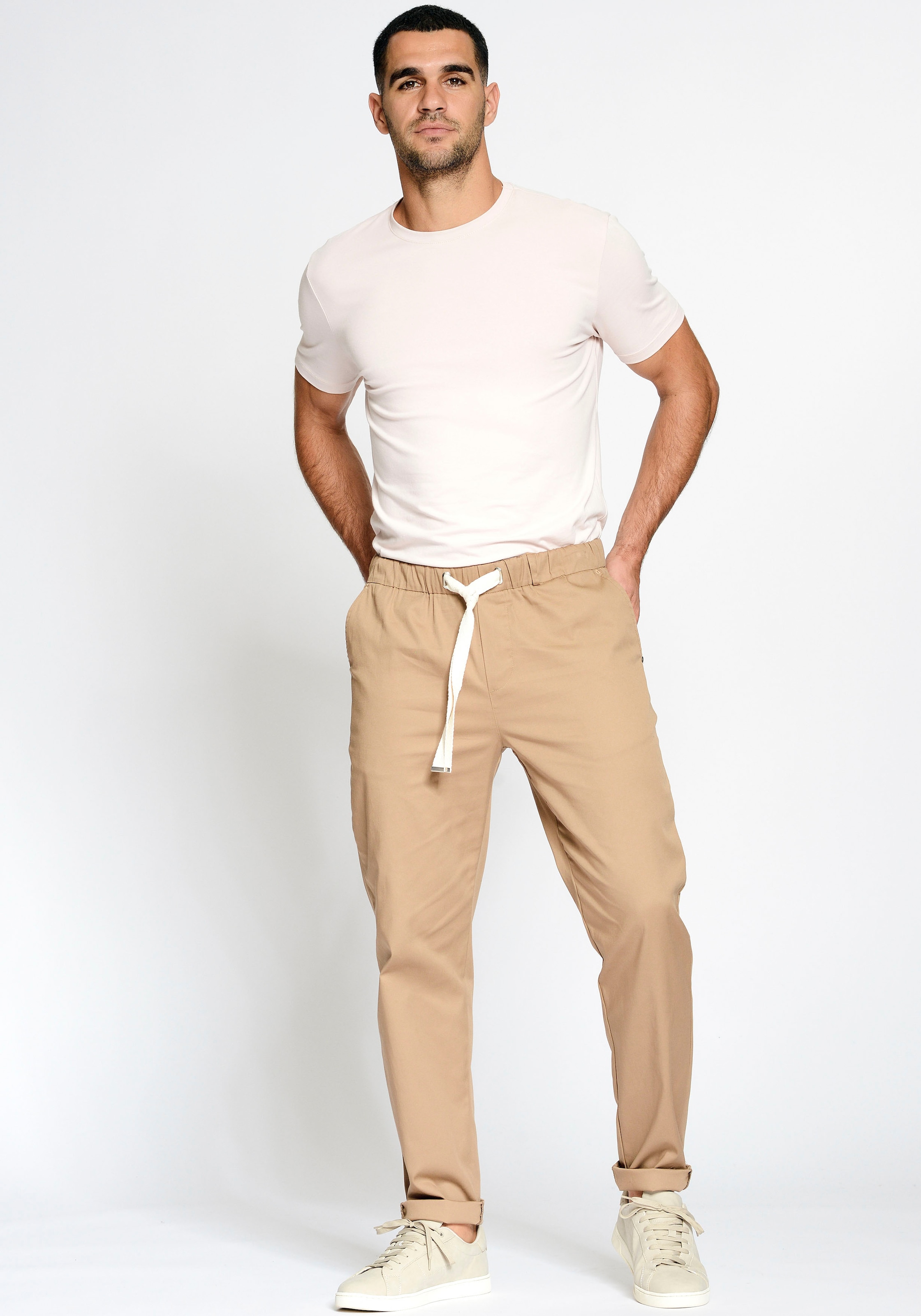 GANG Chinohose »94SANTO JOGGER«, Jogger Style mit Gummizug und Tunnelzug-Verschluss