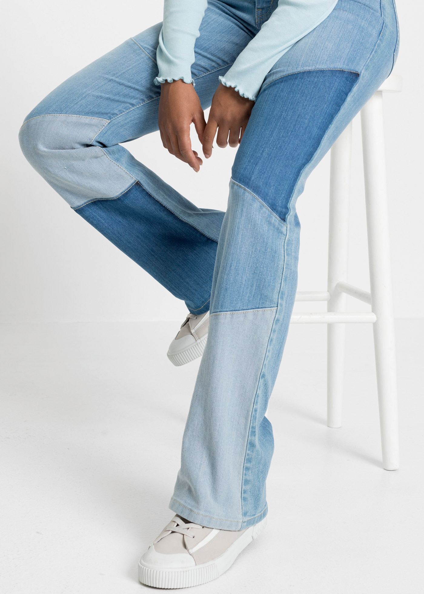 bonprix Schlagjeans »Flared-Jeans Mid Waist« Regular Fit, Mid Waist, mit Elasthan-Anteil