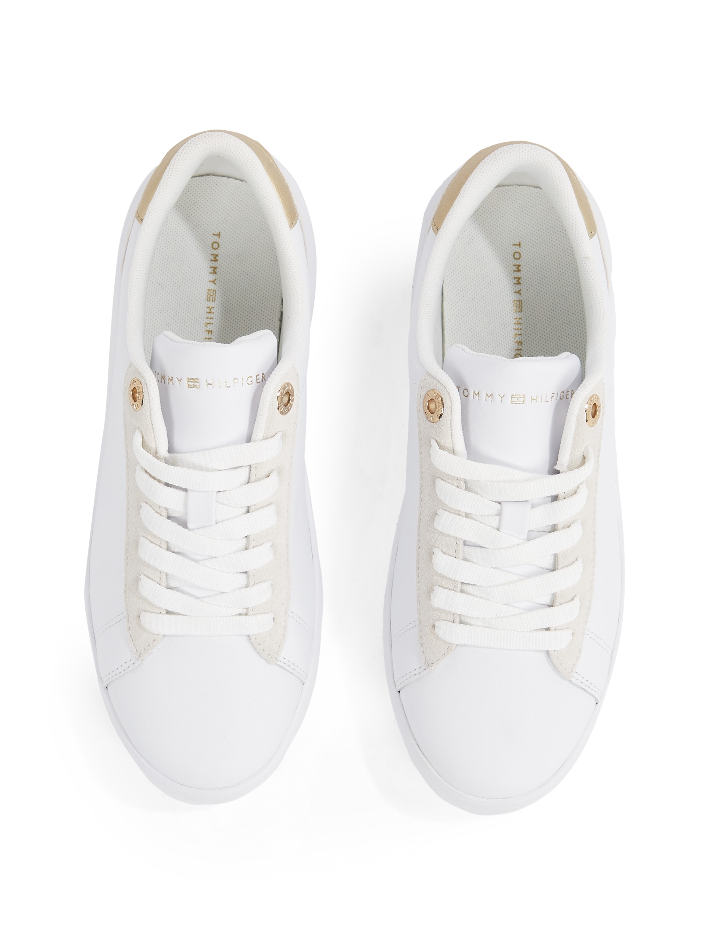 Tommy Hilfiger Plateausneaker »CHIC COURT SNEAKER«, Schnürschuh, Halbschuh, Freizeitschuh mit goldfarbenen Besätzen