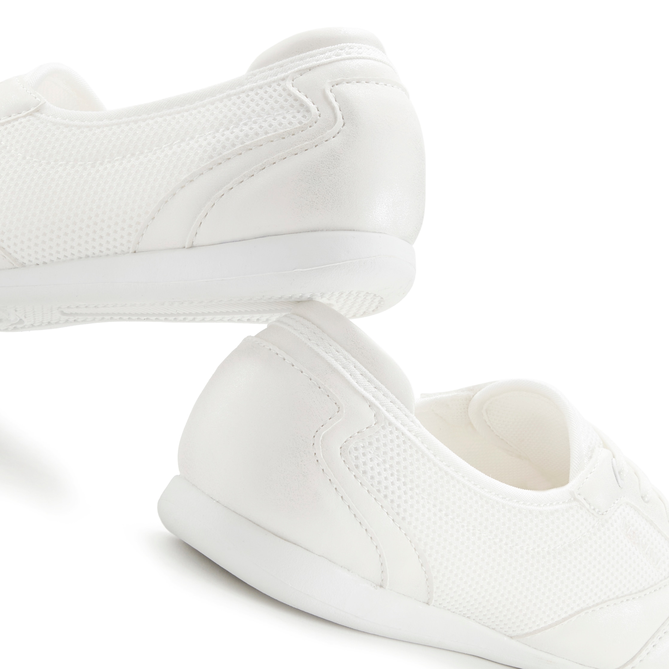 LASCANA Sneaker »Freizeitschuh, Halbschuh,«, in modischer Mesh-Optik zum Reinschlüpfen VEGAN
