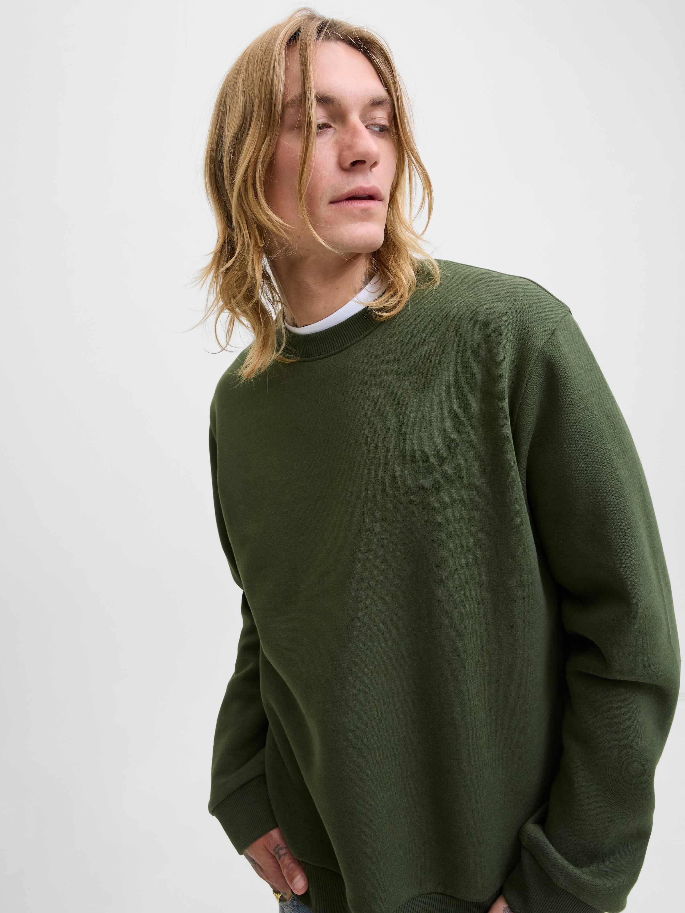 Jack & Jones Sweatshirt »JJEBRADLEY mit Rippbündchen für Alltag und Freizeit«, relaxed fit, atmungsaktiv, Rundhals, ohne Kapuze