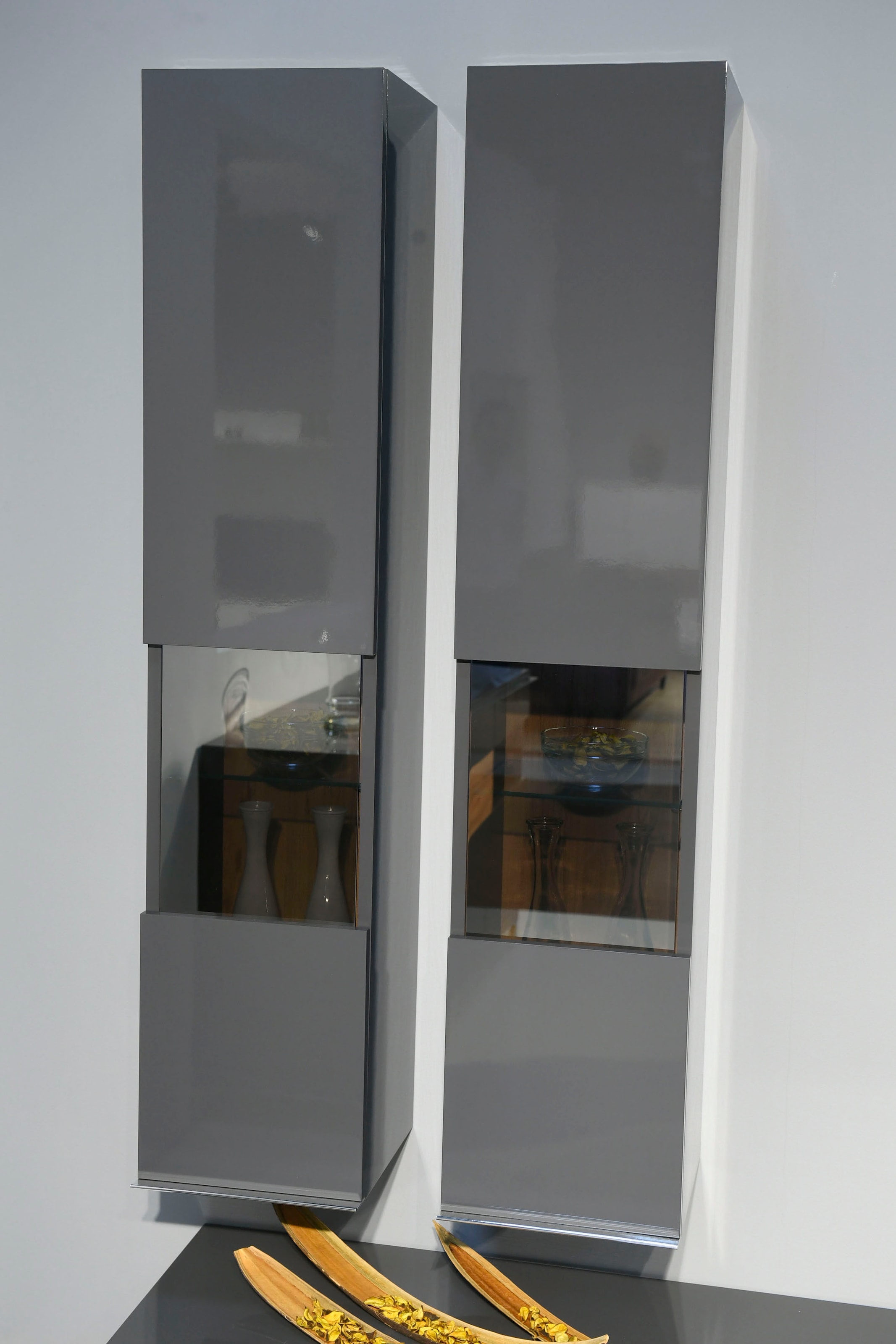 Places of Style Glasvitrine »Onyx«, hochwertig UV lackiert, mit Soft-Close-Funktion, Höhe 140cm