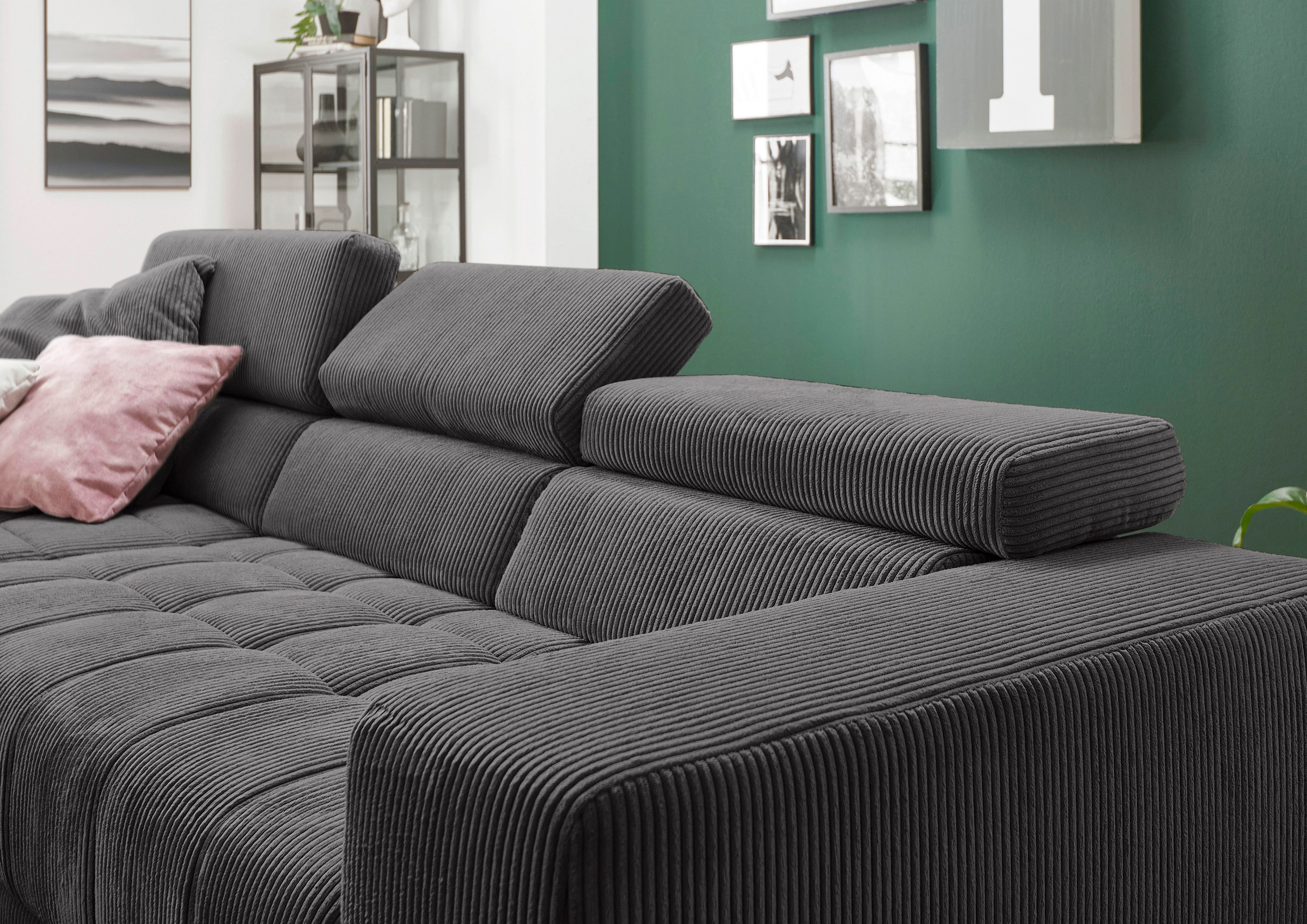 Die PlanBar Ecksofa »MP-IN15053 L-Form schmaler Schenkel«, mit Kopfteilverstellung, wahlweise mit manueller Vorziehbank