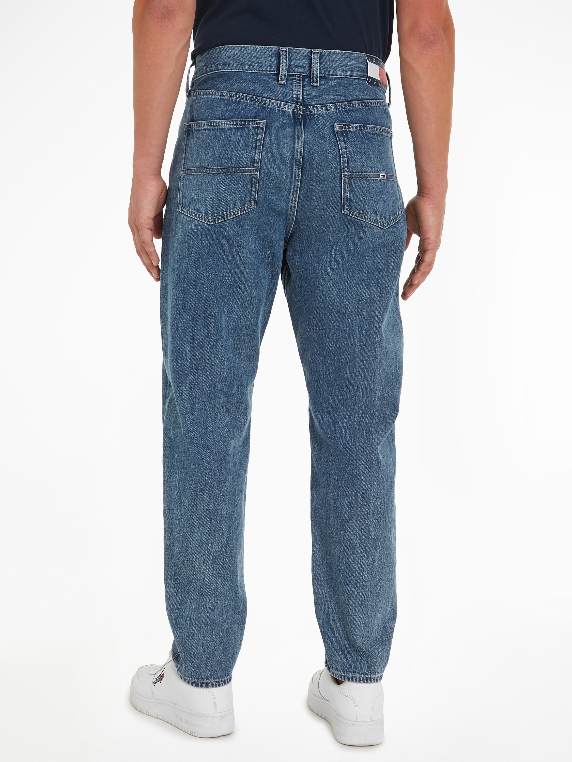 Tommy Jeans Tapered-fit-Jeans »Isaac Relaxed Tapered«, im 5-Pocket-Style