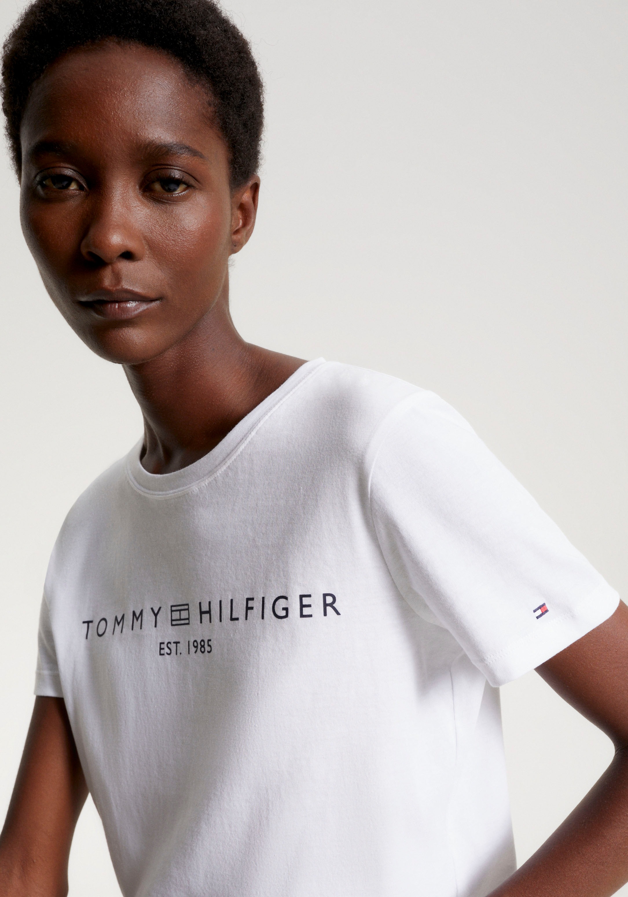 Tommy Hilfiger T-Shirt »REG CORP LOGO C-NK SS«, mit Logoschriftzug