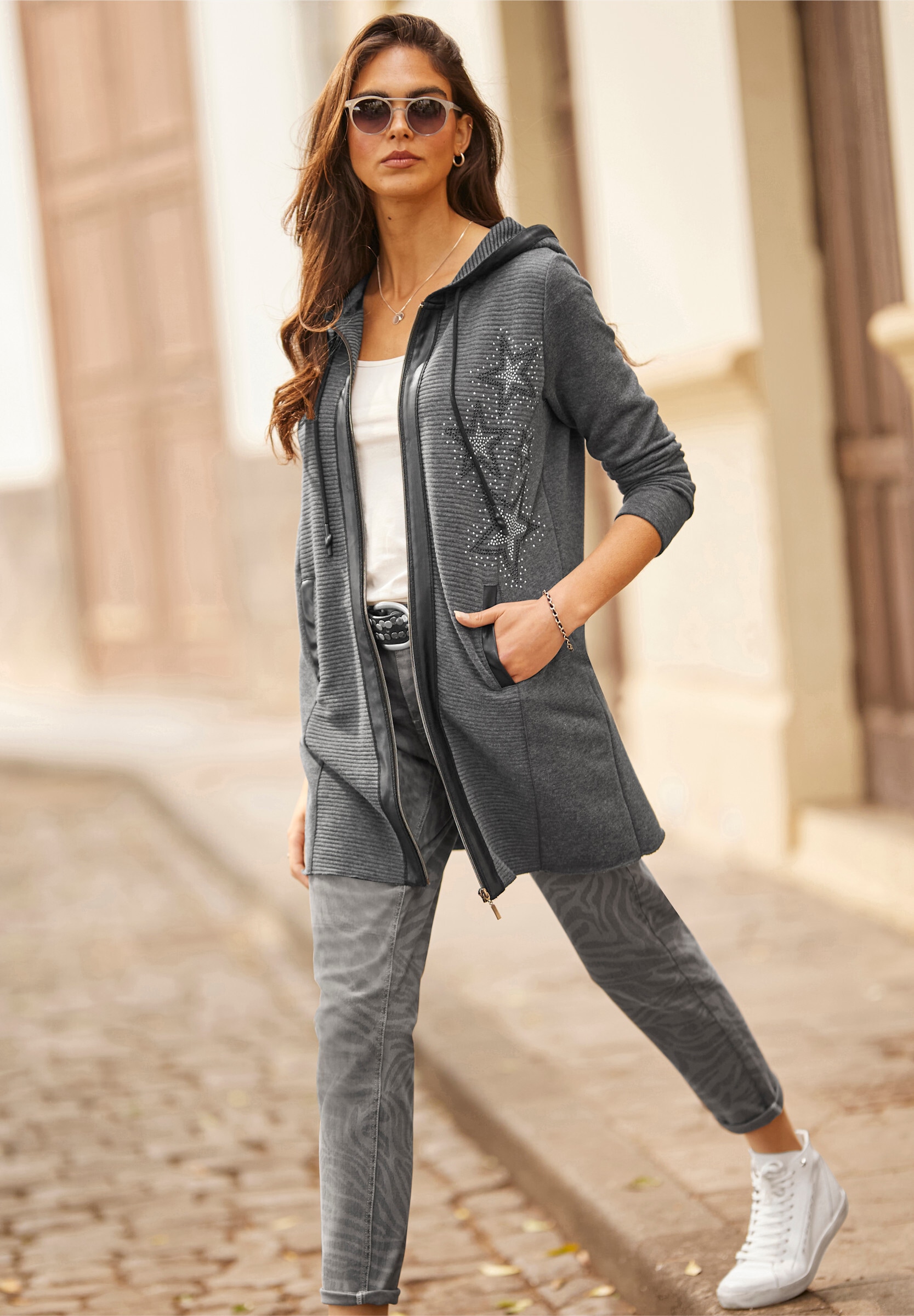 heine Shirtjacke »Sweatshirtjacke Shirtjacke mit Details aus Leder-Imitat«