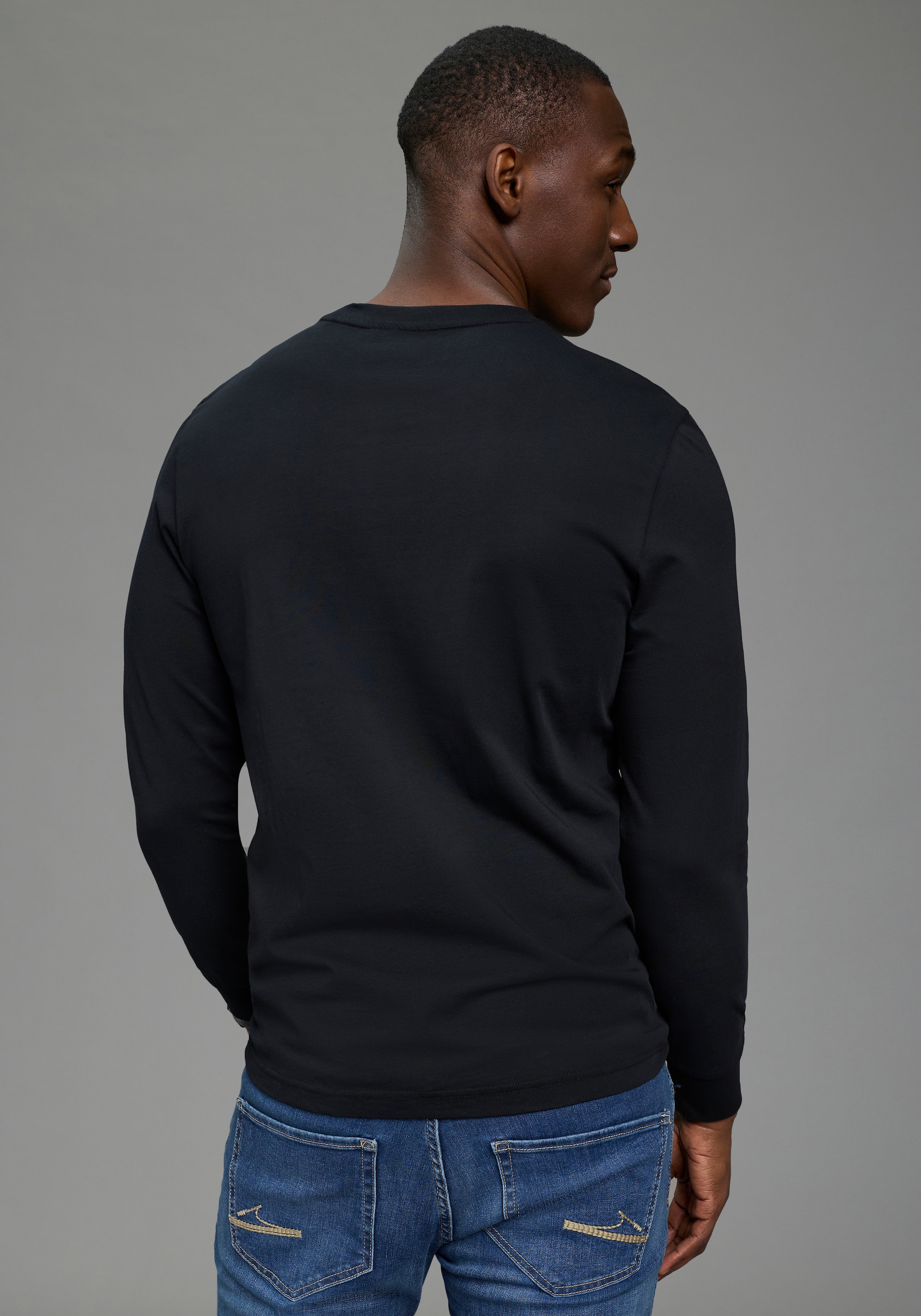 DELMAO Rundhalsshirt mit Markenlabel