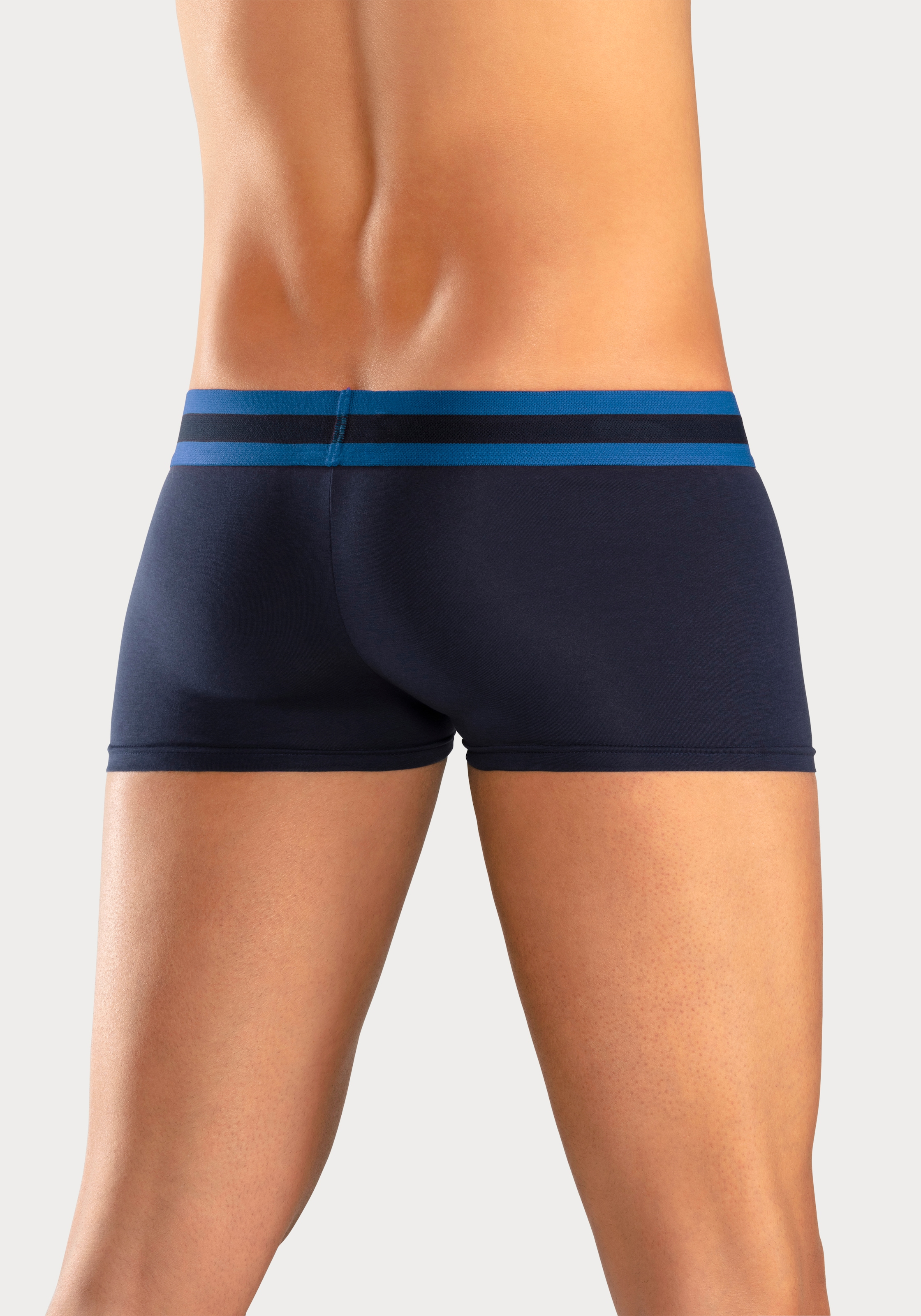 Bench. Hipster, (Packung, 4 St.), knapp sitzende Boxershorts aus Baumwollmischung