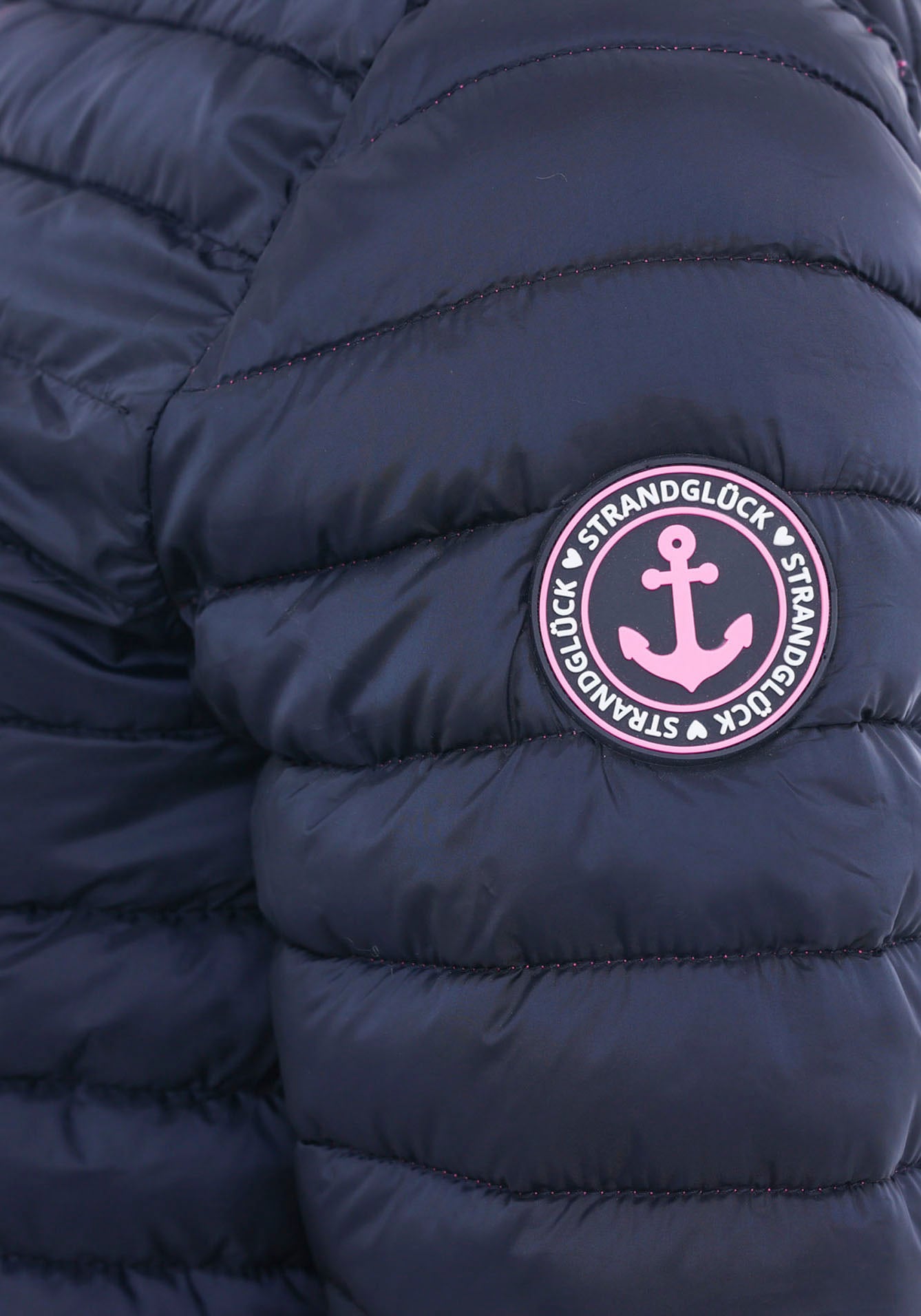 Zwillingsherz Steppjacke »"Maritim Patch"«, mit Kapuze, mit "Maritim Patch" am Arm, Kapuze, farbigem Zipper