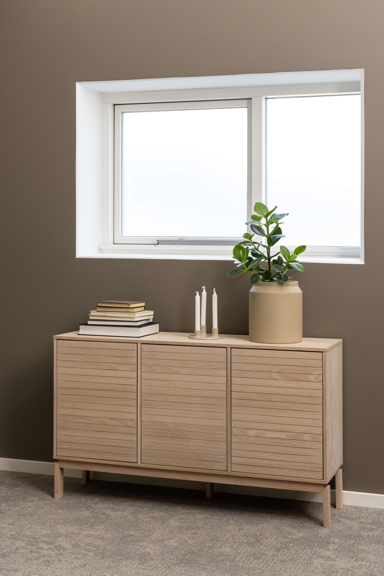 Linley Sideboard in White, none