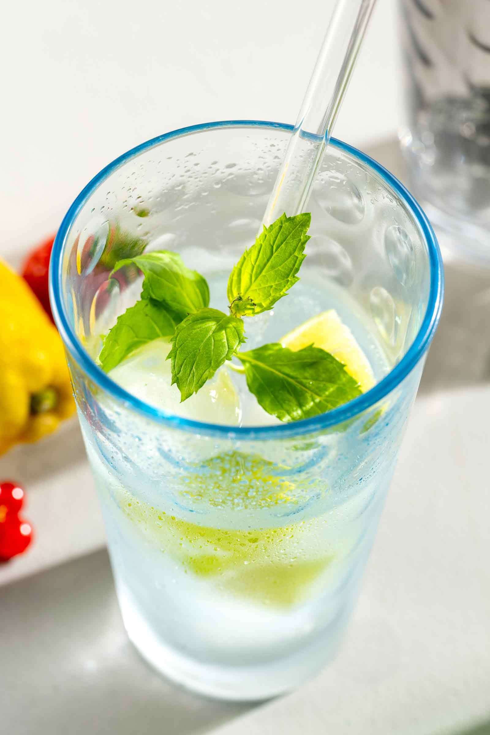 LEONARDO Glas »Trinkgläser Optic 540 ml 4er Set bunt«