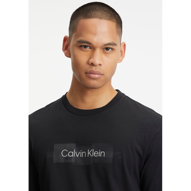 Calvin Klein Longsleeve »BOX STRIPED LOGO LS T-SHIRT«, mit Logoprint auf  der Vorderseite bei ♕