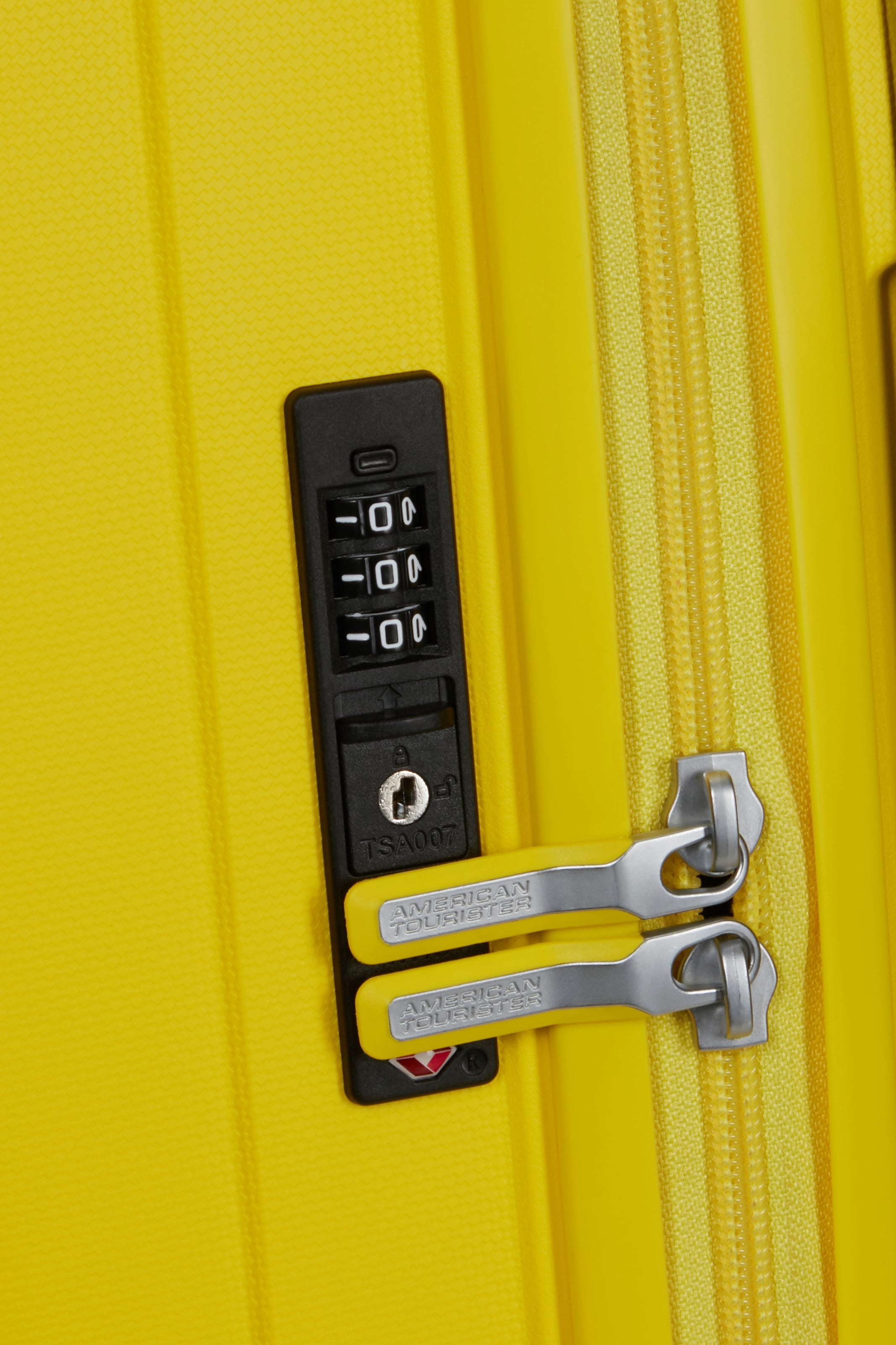 American Tourister® Hartschalen-Trolley »REJOY, verschiedene Größen und Farben«, 4 Rollen, Hartschalen-Koffer personalisierbar versenktes TSA-Schloss