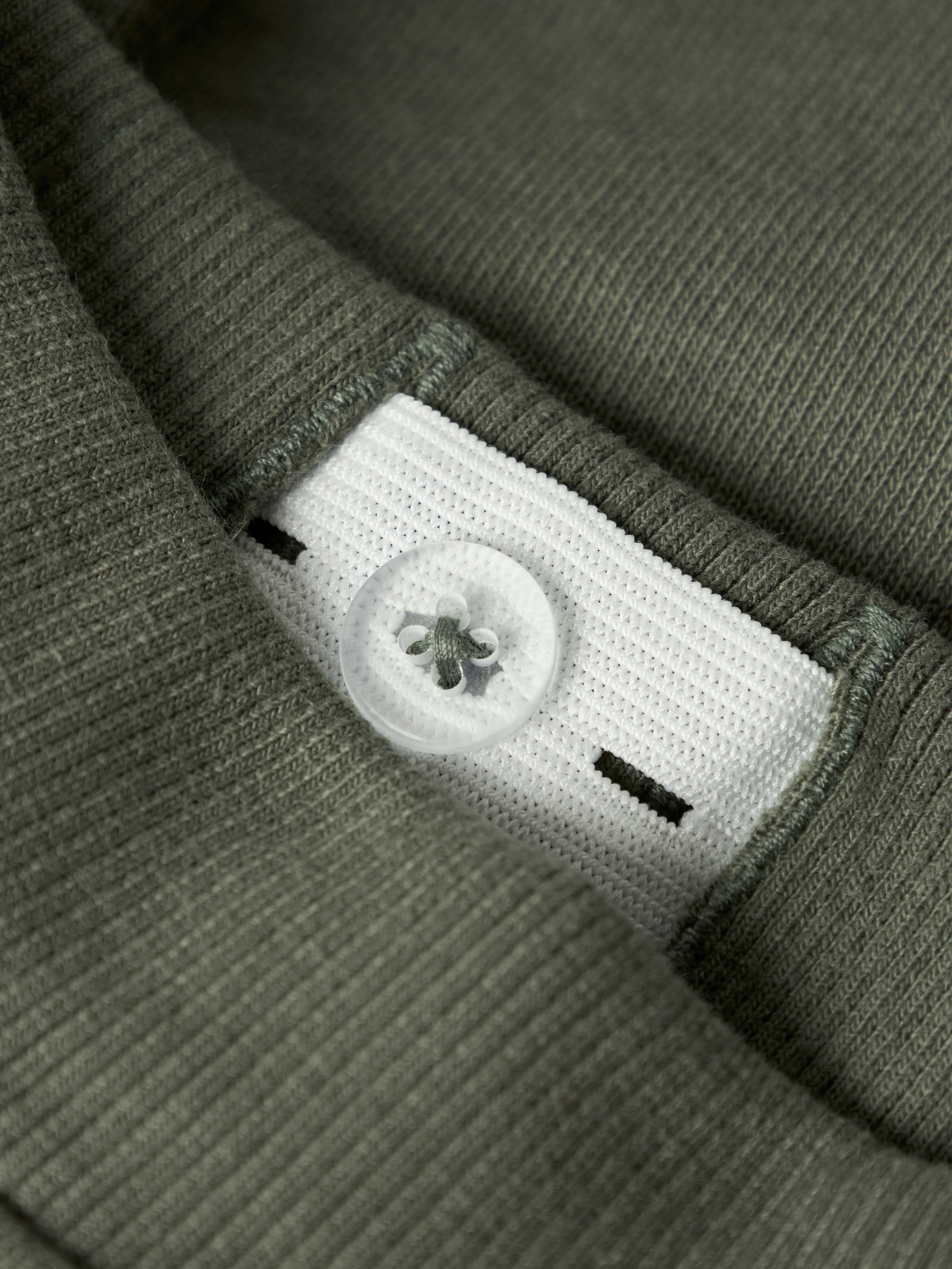 Name It Sweatshorts »NMMOLI SWEAT SHORTS UNB NOOS«  Baumwollmischung, verstellbarer und elastischer Bund, Cargotaschen